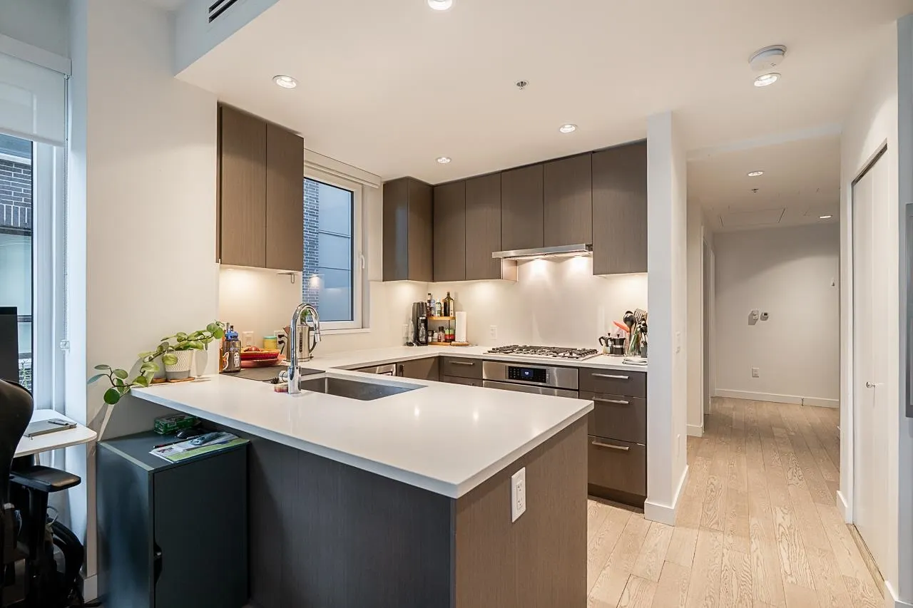 489 W 26th Avenue #108