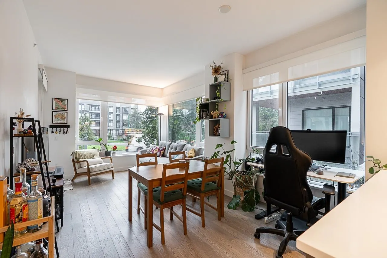 489 W 26th Avenue #108