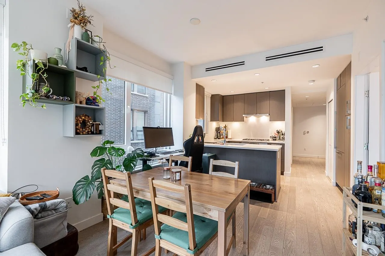 489 W 26th Avenue #108