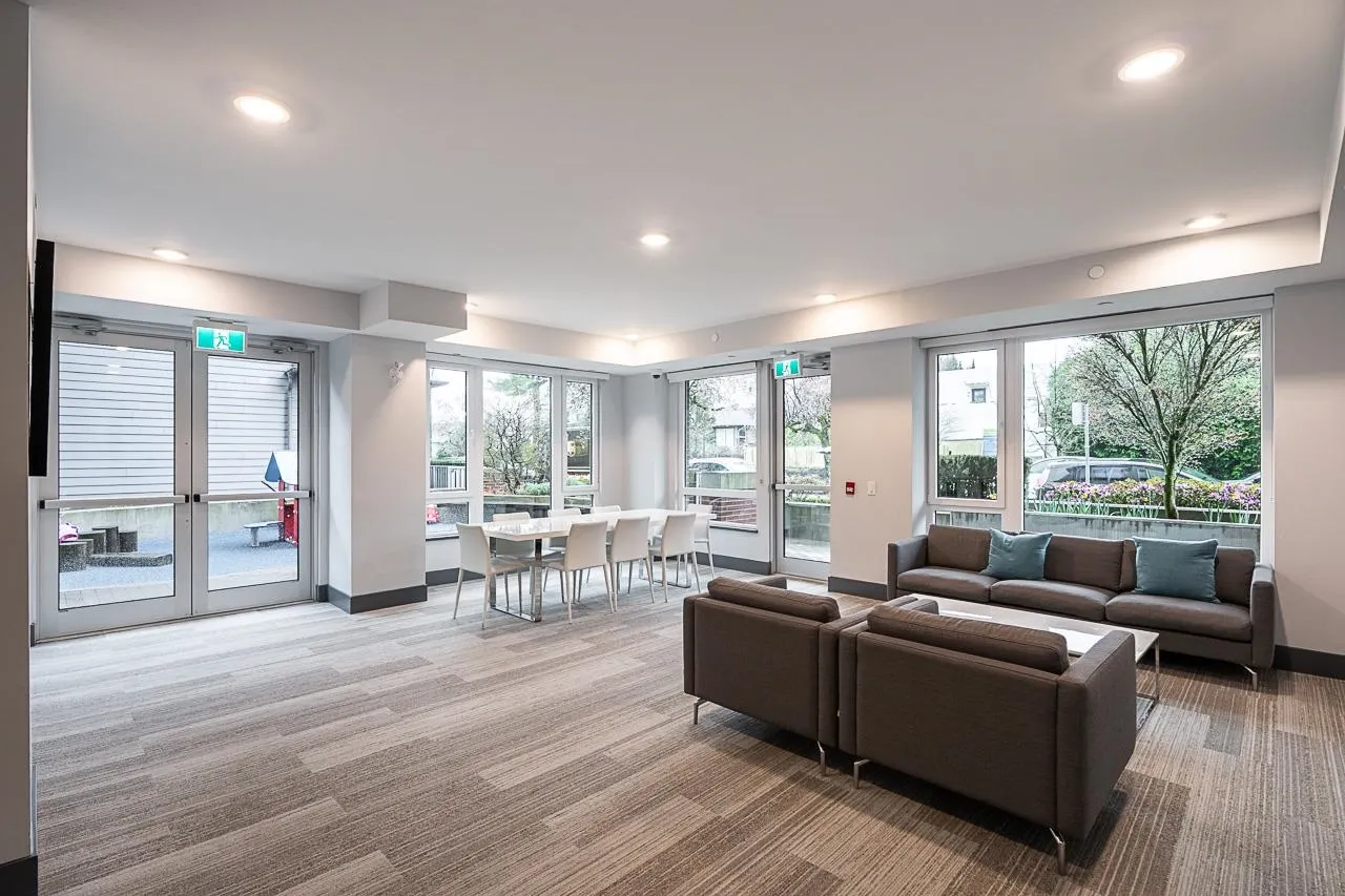 489 W 26th Avenue #108