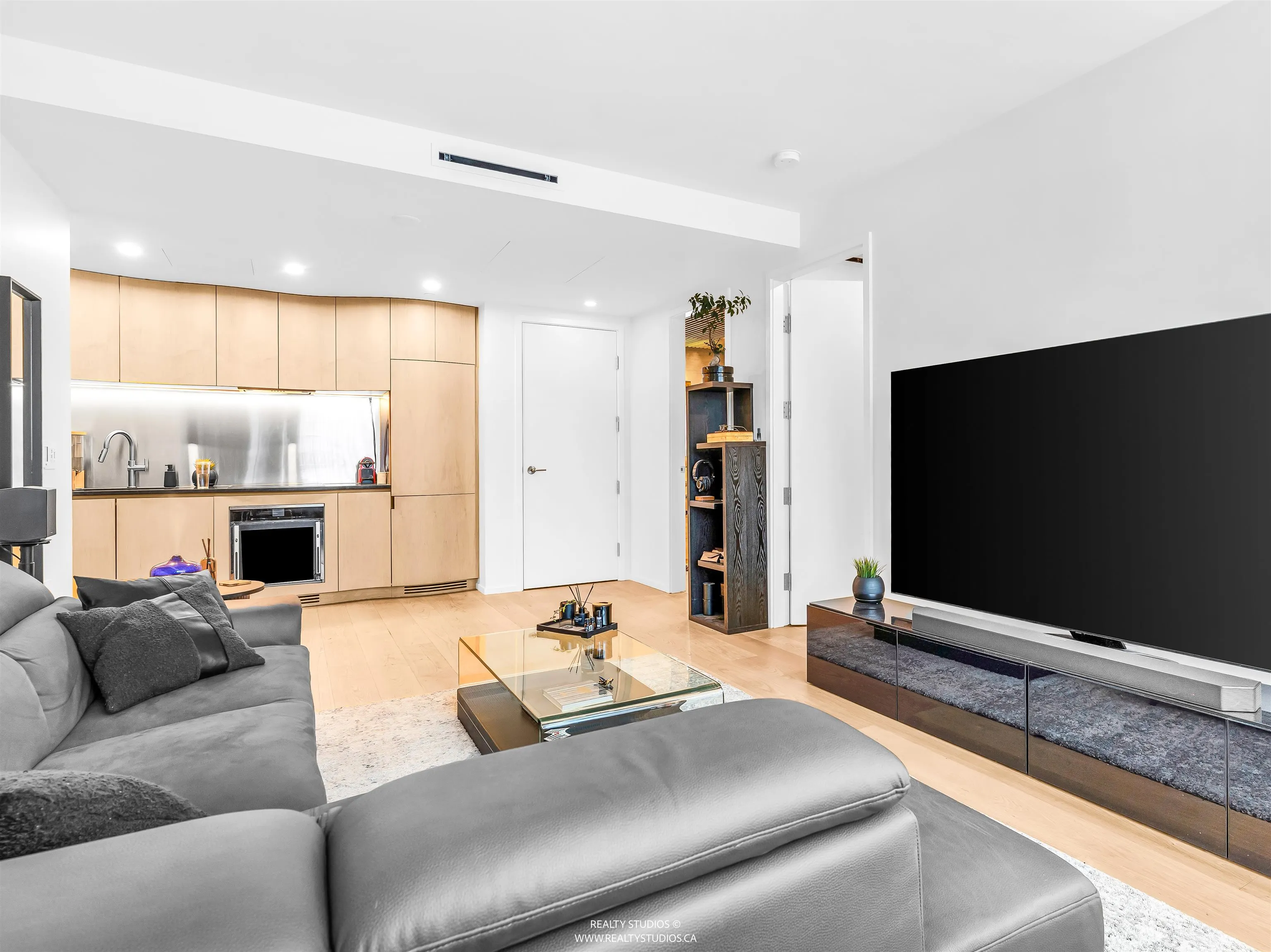 1568 Alberni Street #303