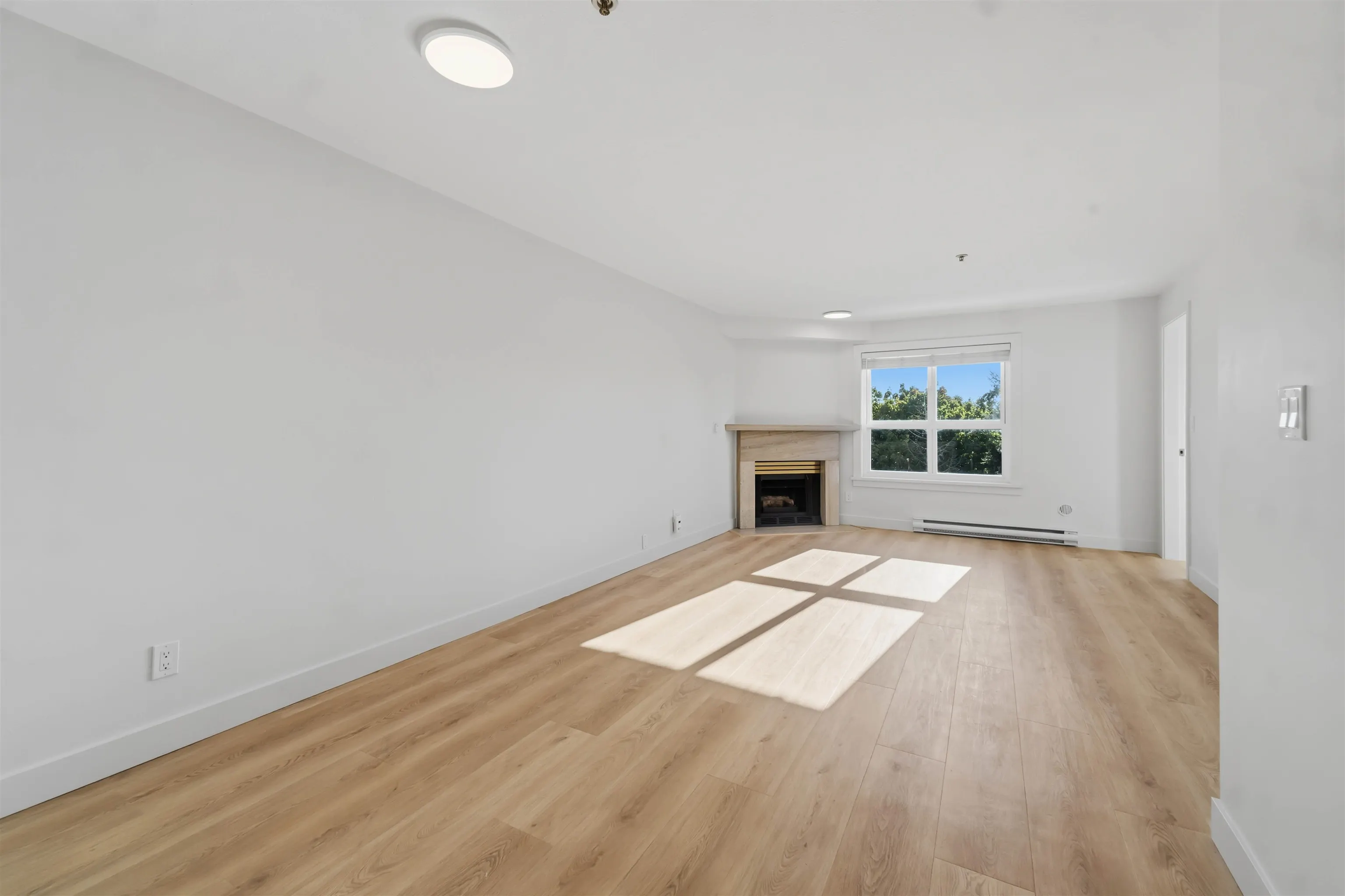 2928 Commercial Drive #306