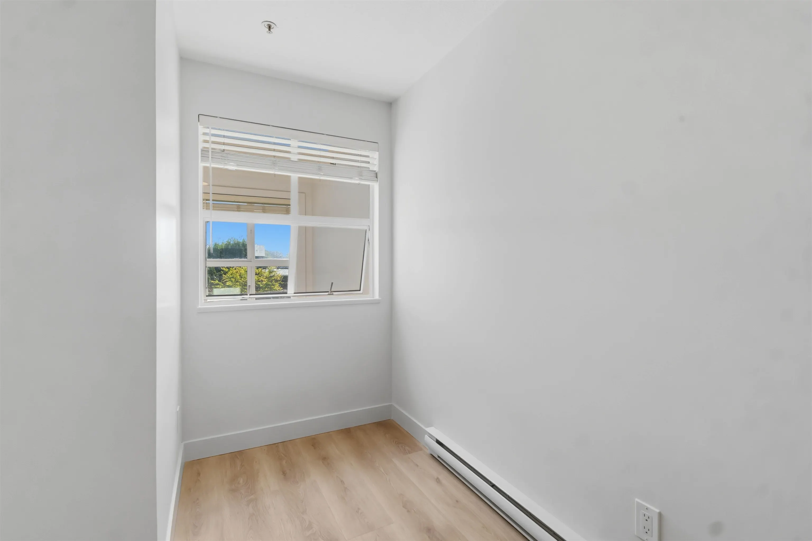 2928 Commercial Drive #306