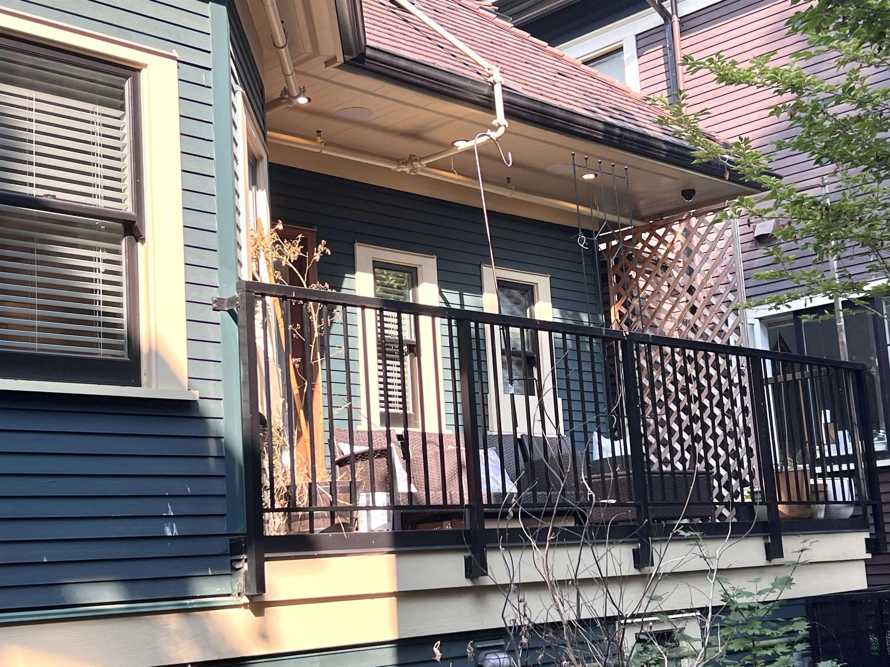 1150 Comox Street #3