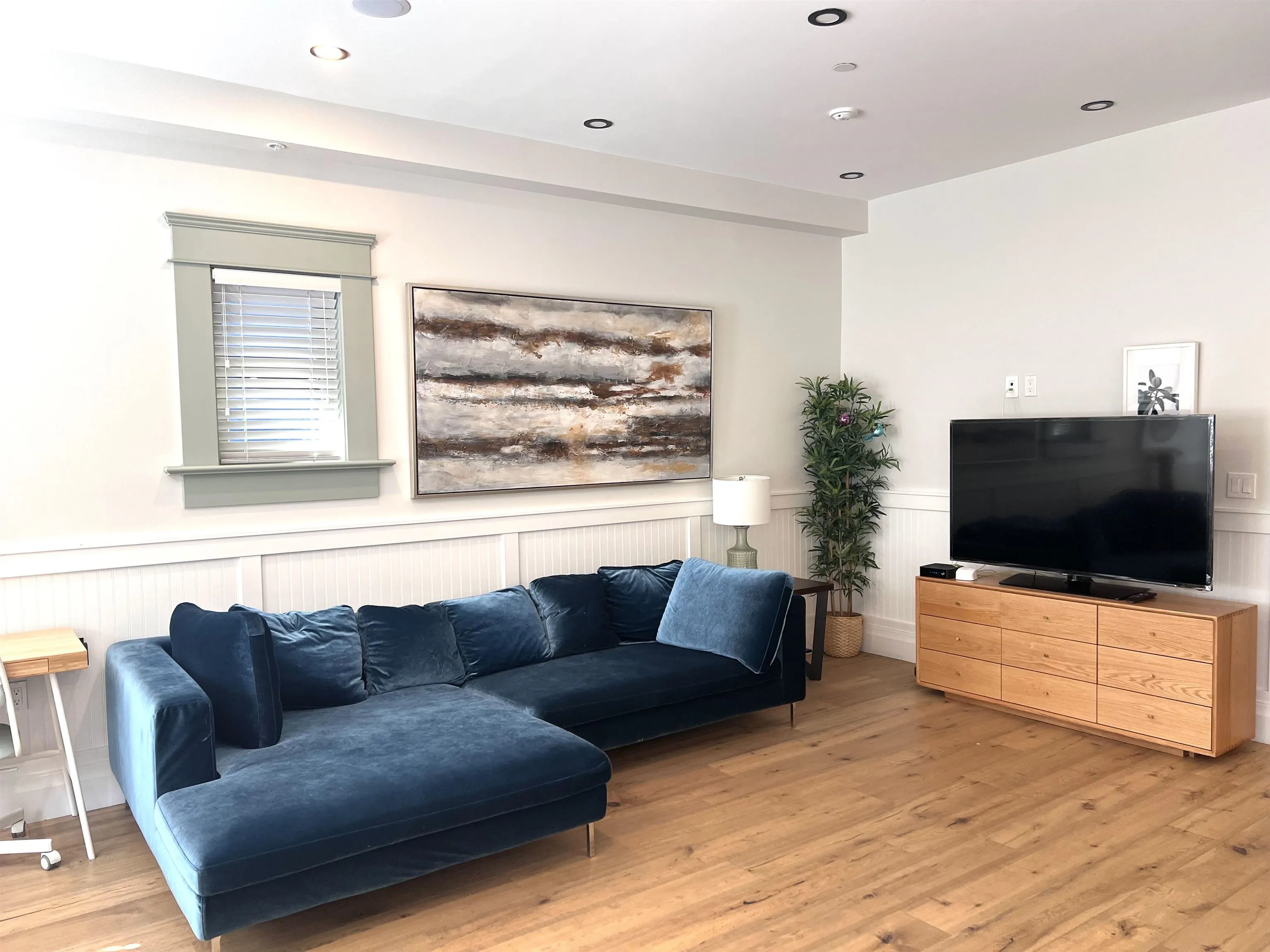 1150 Comox Street #3