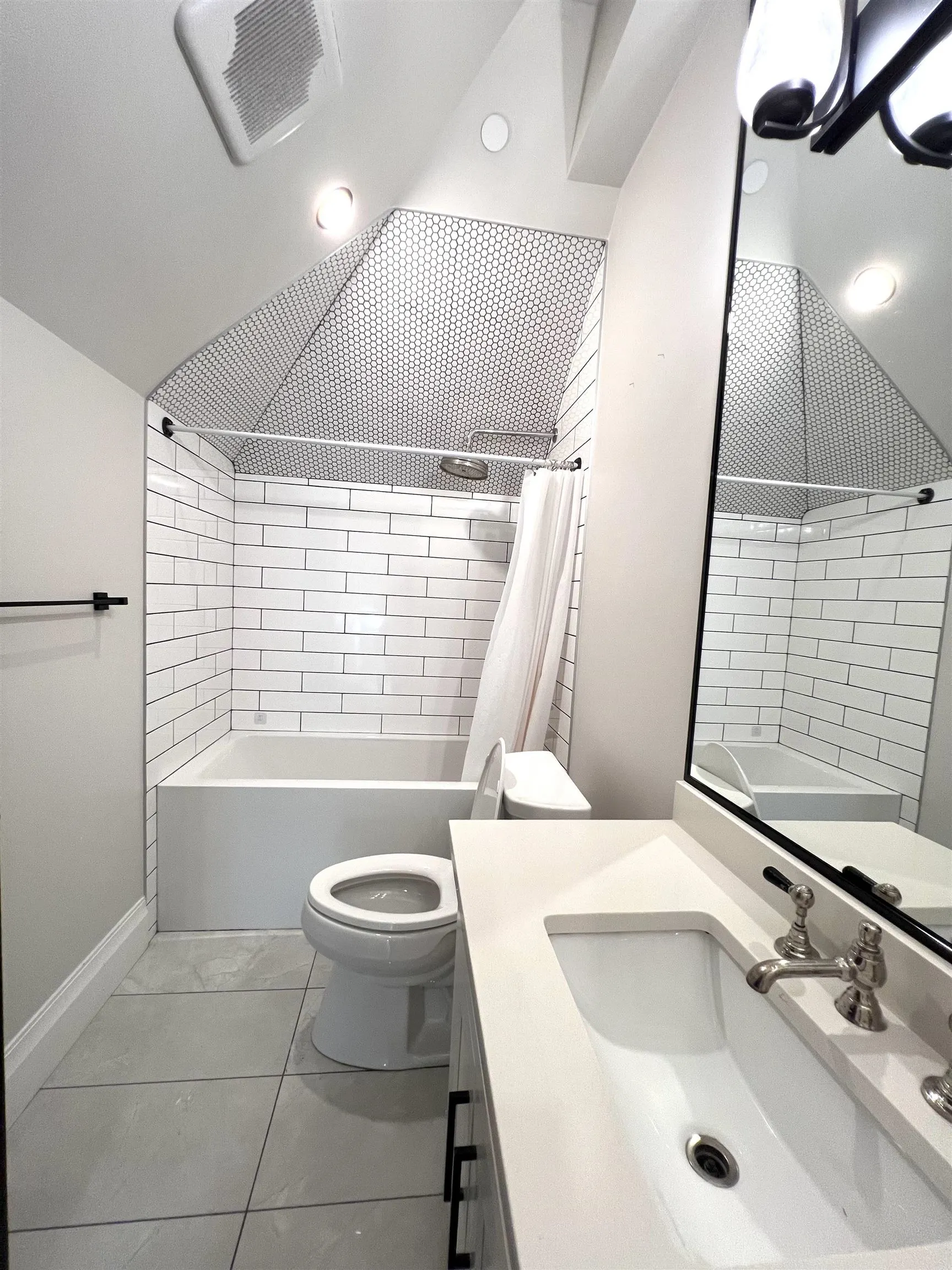 1150 Comox Street #3