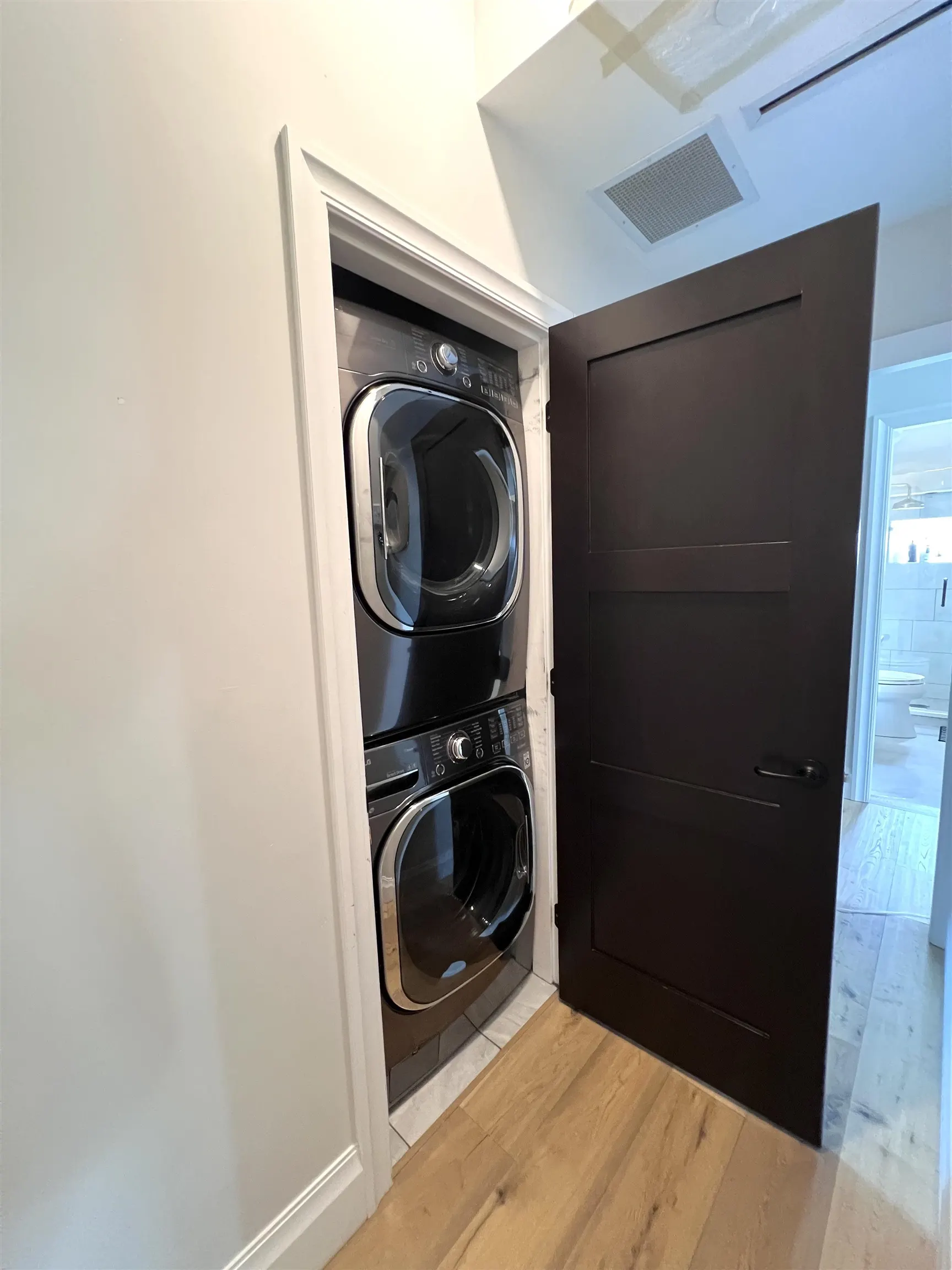 1150 Comox Street #3