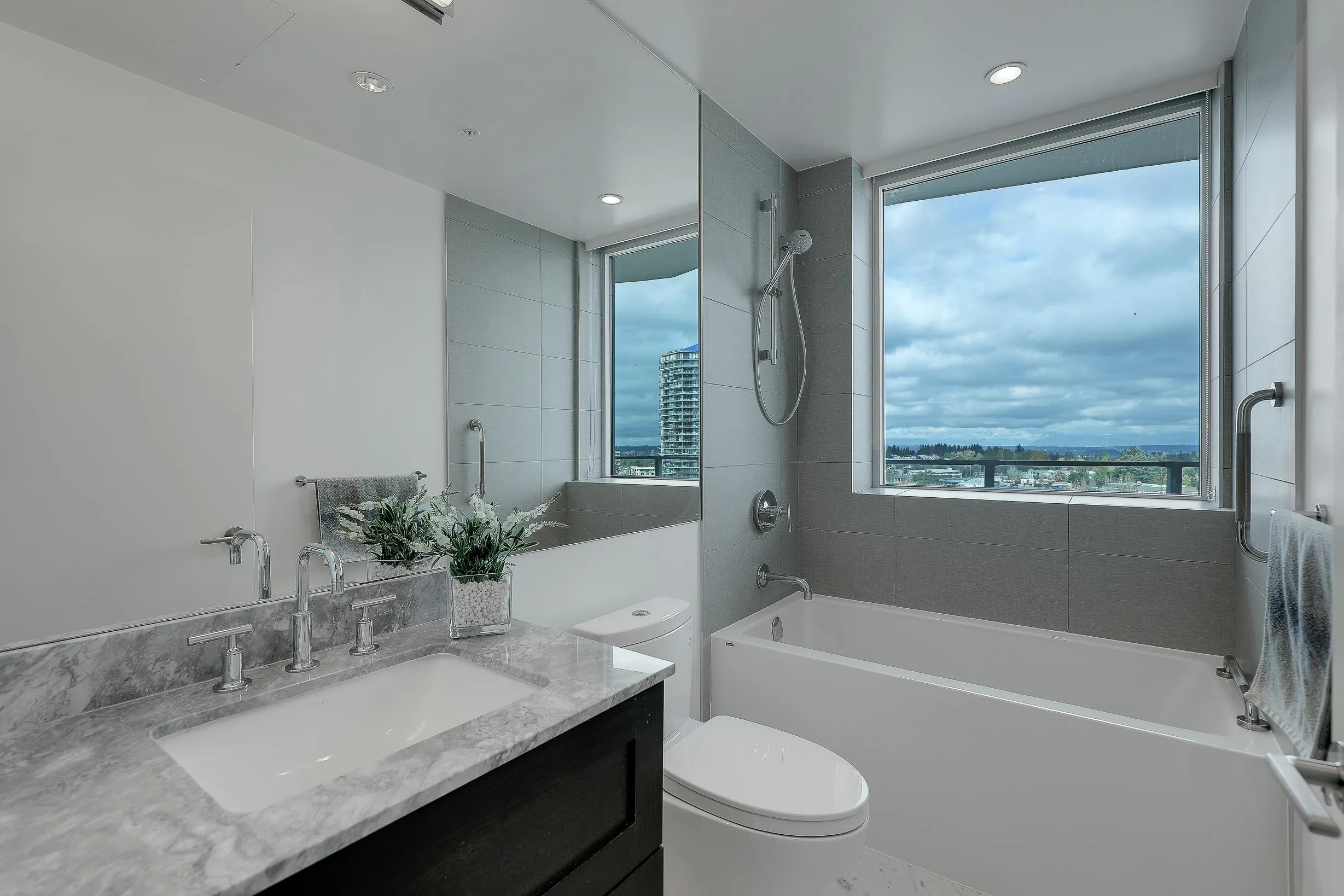 1501 Foster Street #1401