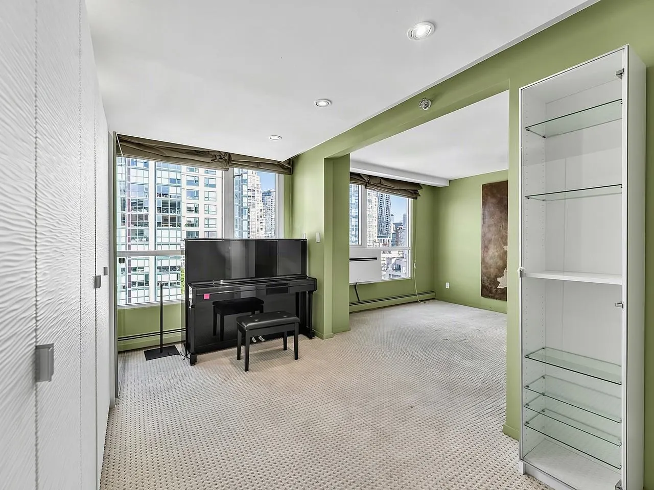199 Drake Street #15C