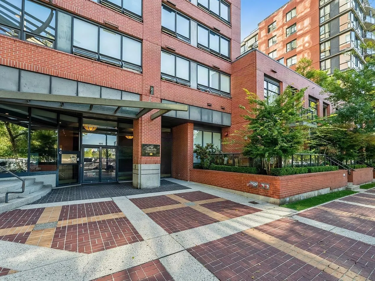 199 Drake Street #15C