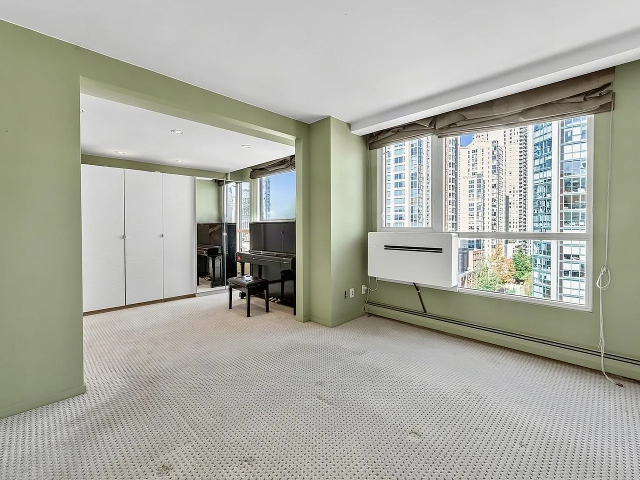 199 Drake Street #15C