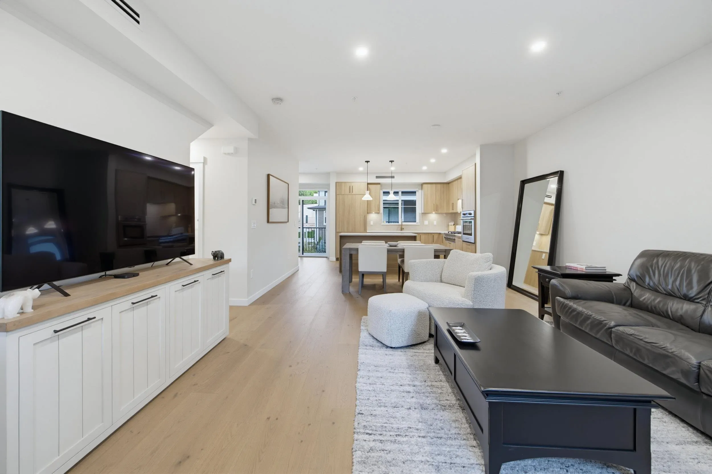 9122 King Street #36