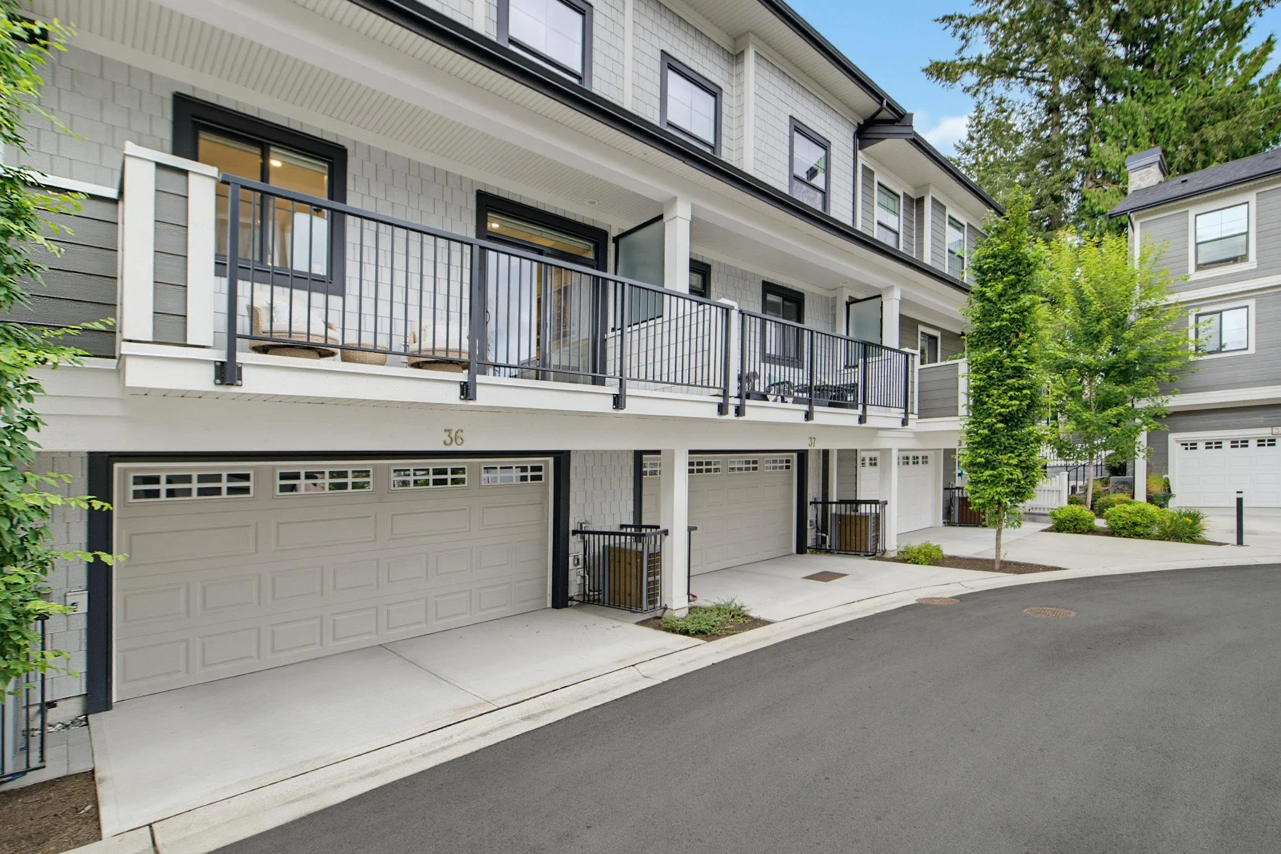 9122 King Street #36
