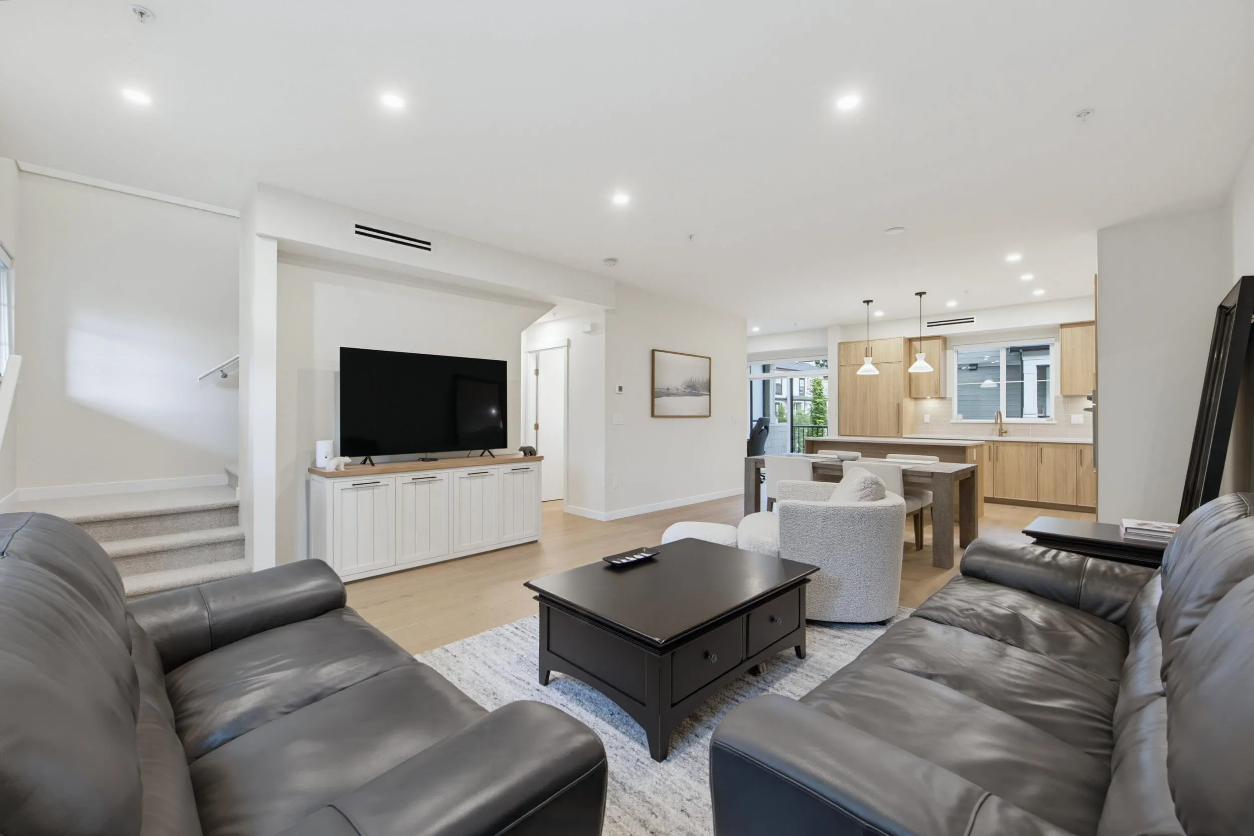 9122 King Street #36