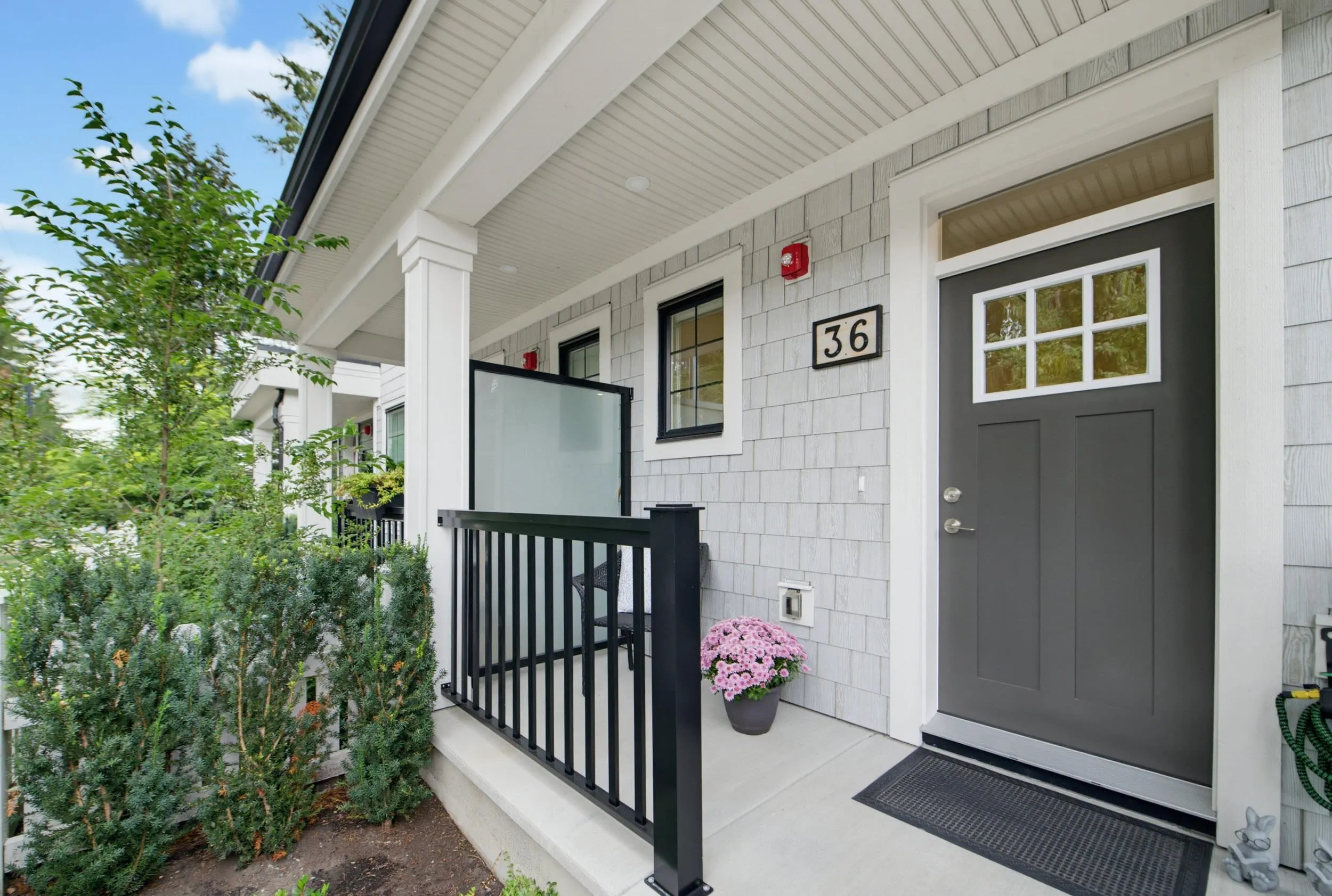 9122 King Street #36