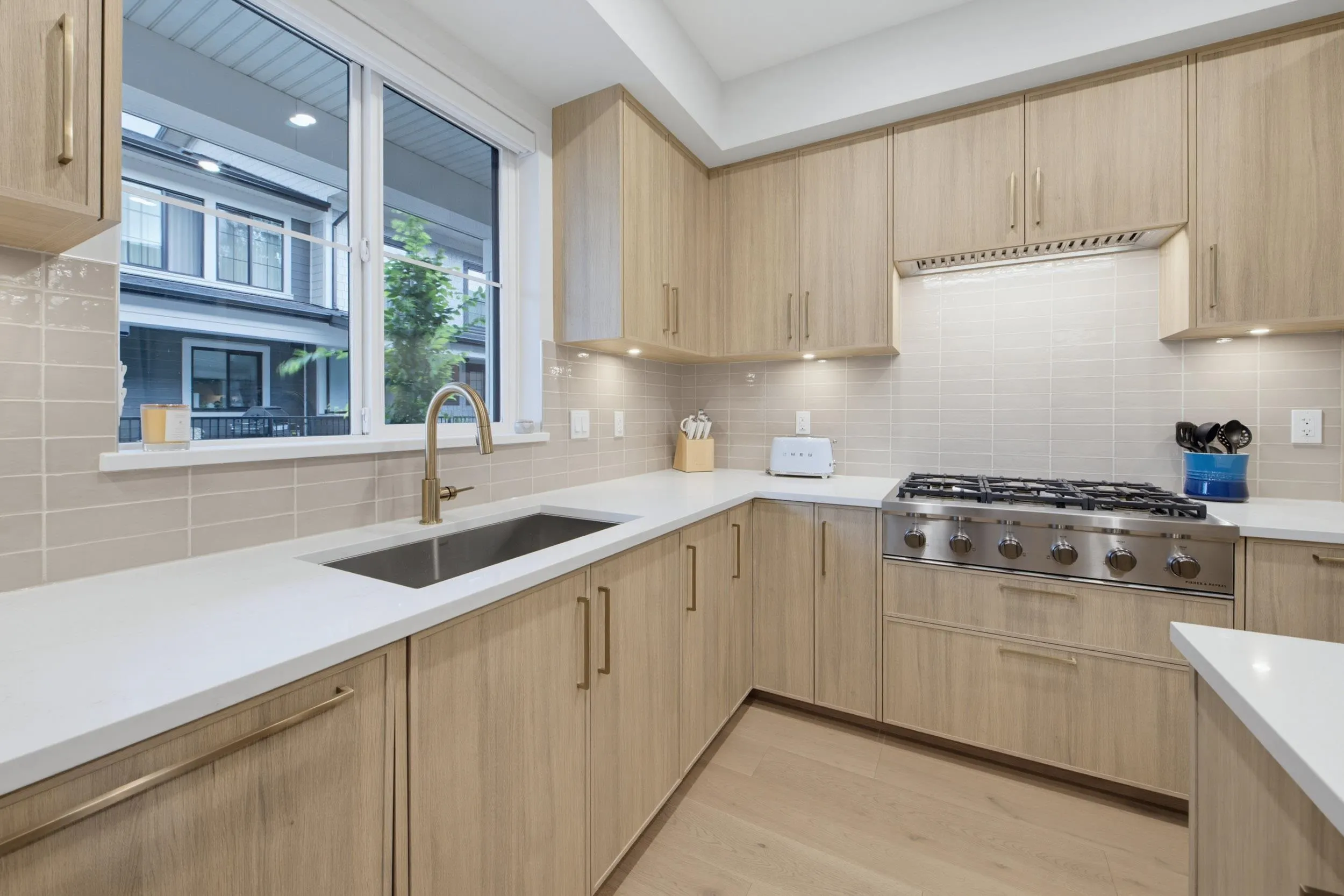 9122 King Street #36
