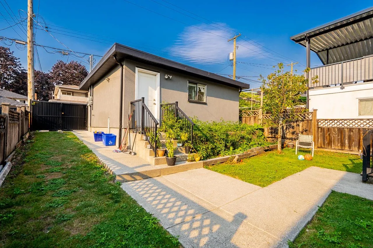 3945 Parker Street