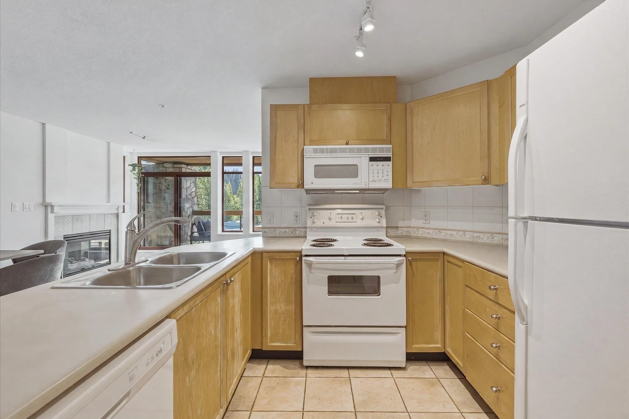 8080 Nicklaus North Boulevard #201