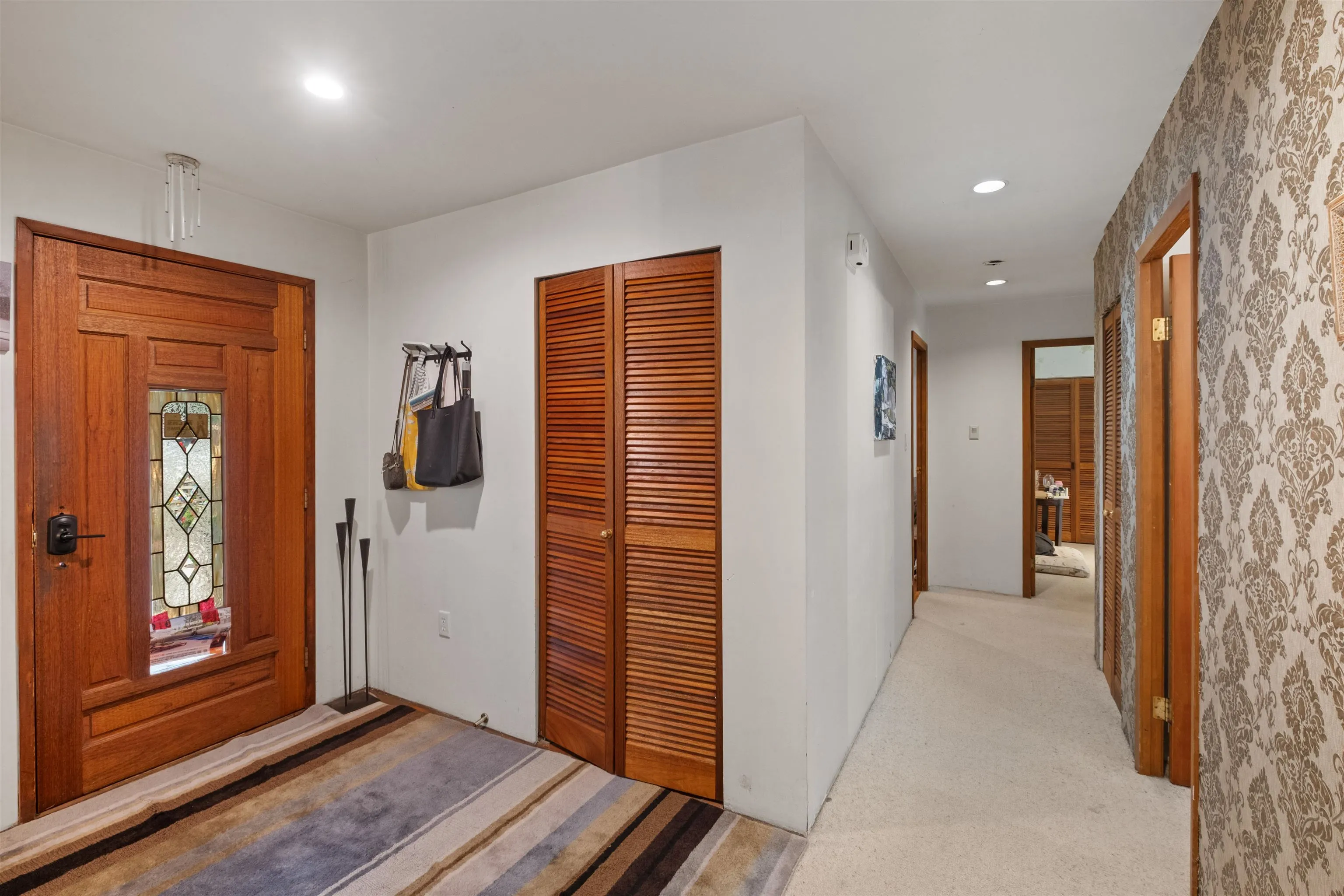 886 E 29th Street