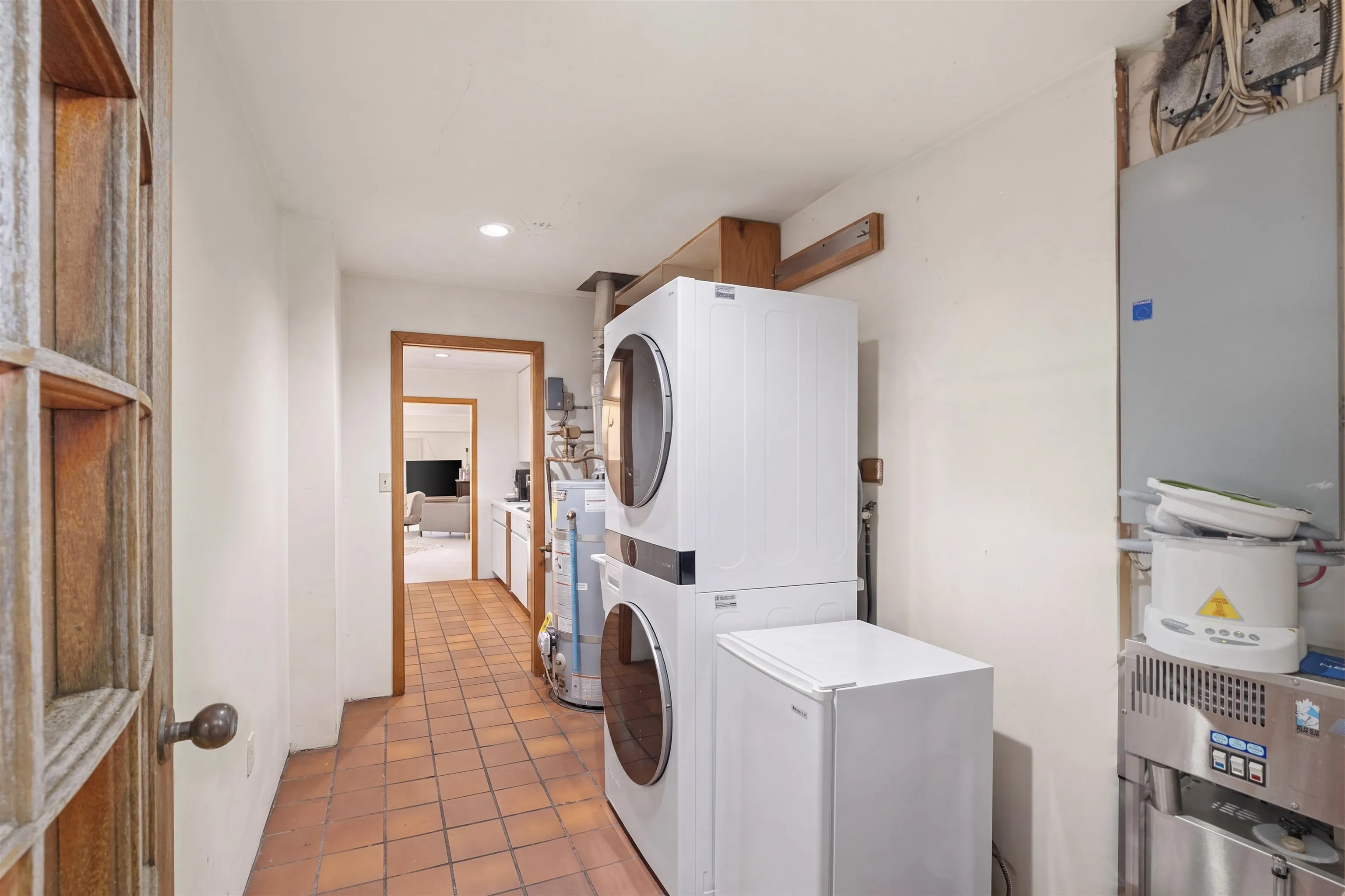 886 E 29th Street
