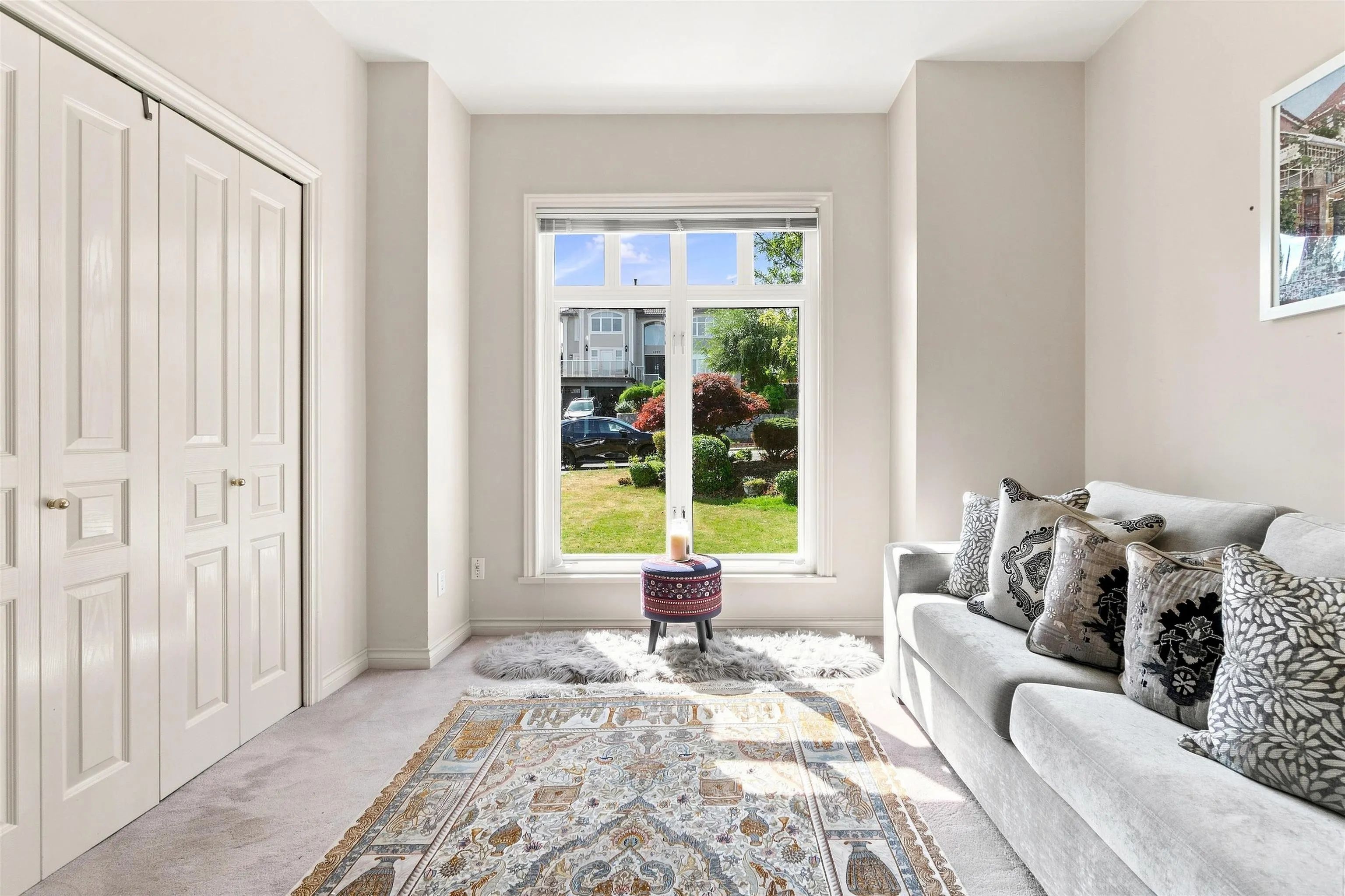 4229 Hazelwood Crescent