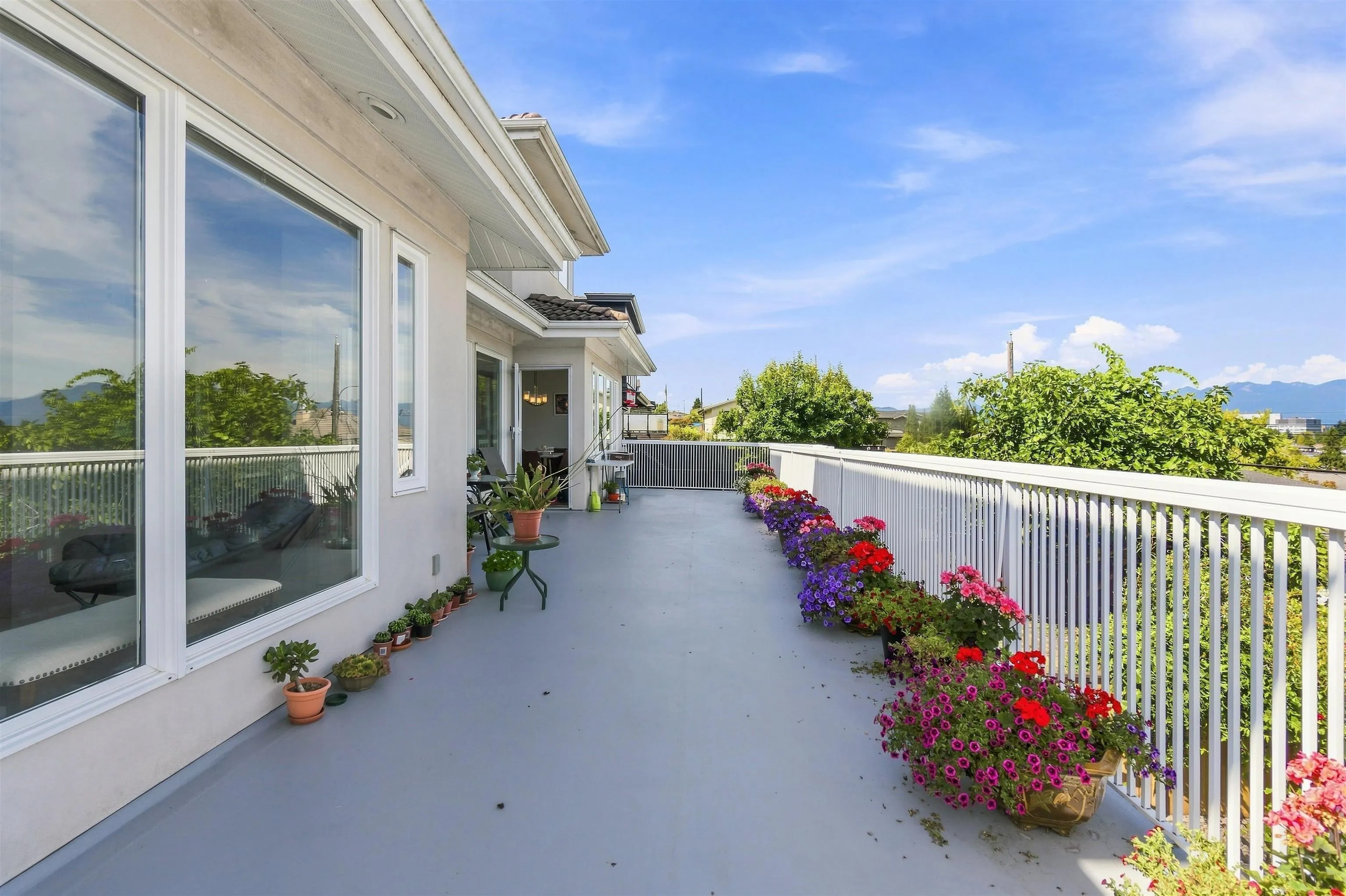 4229 Hazelwood Crescent