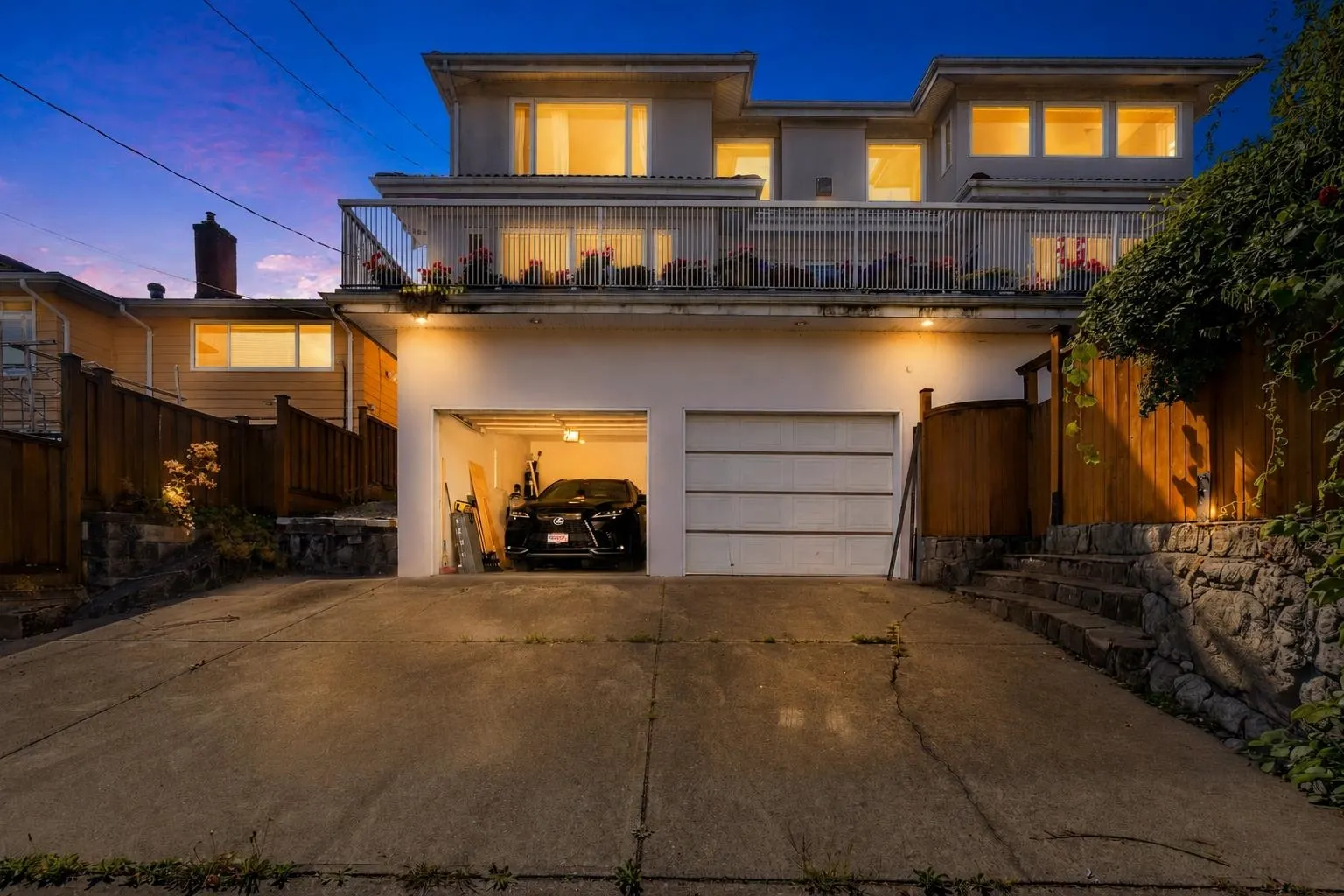 4229 Hazelwood Crescent