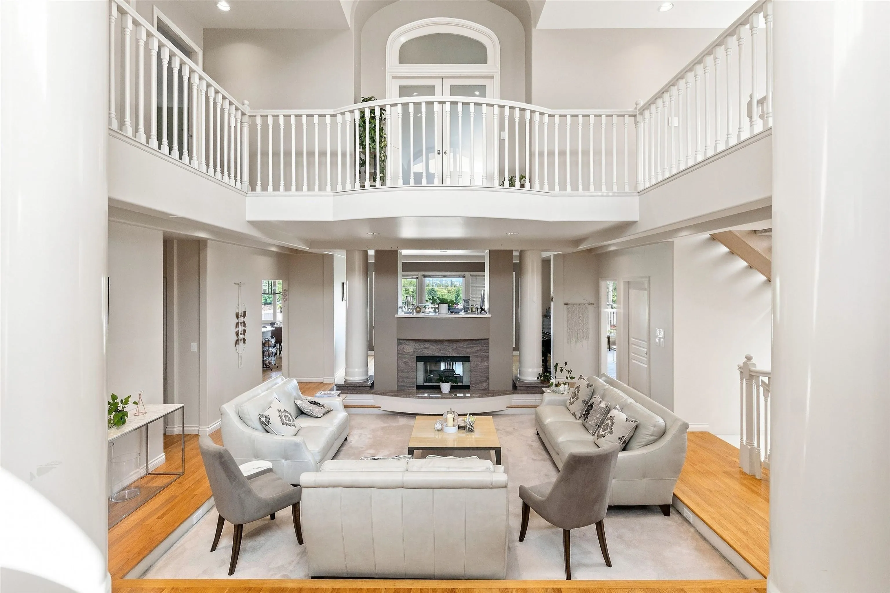 4229 Hazelwood Crescent