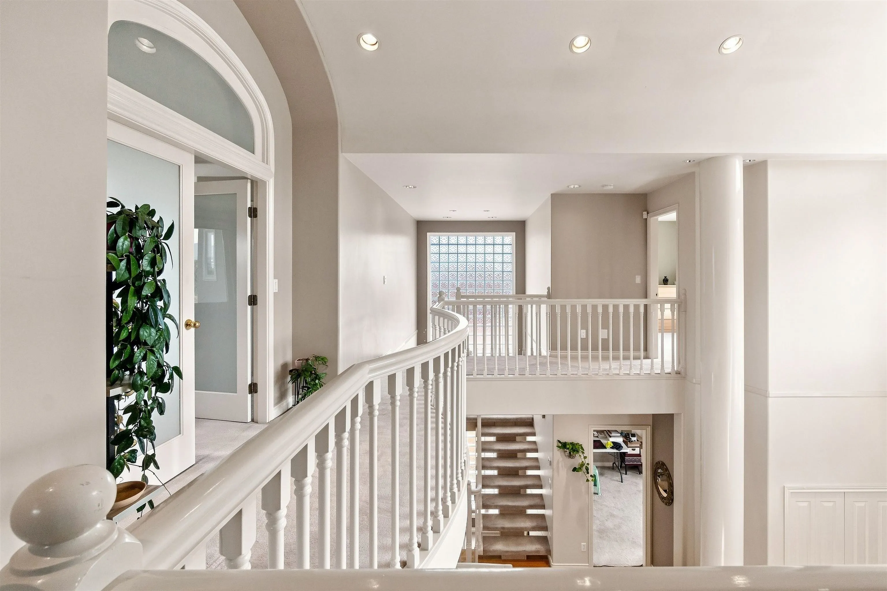 4229 Hazelwood Crescent
