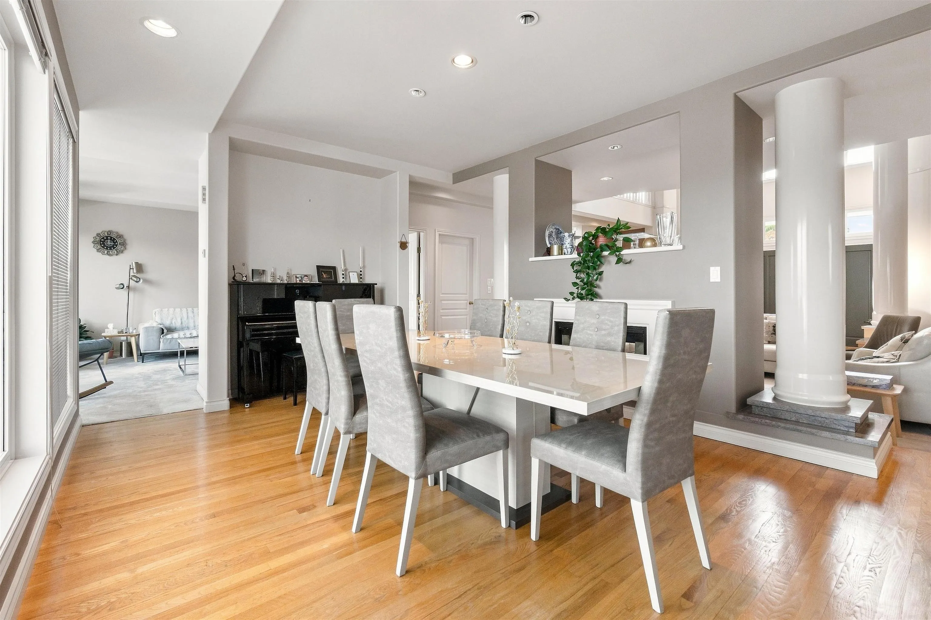 4229 Hazelwood Crescent