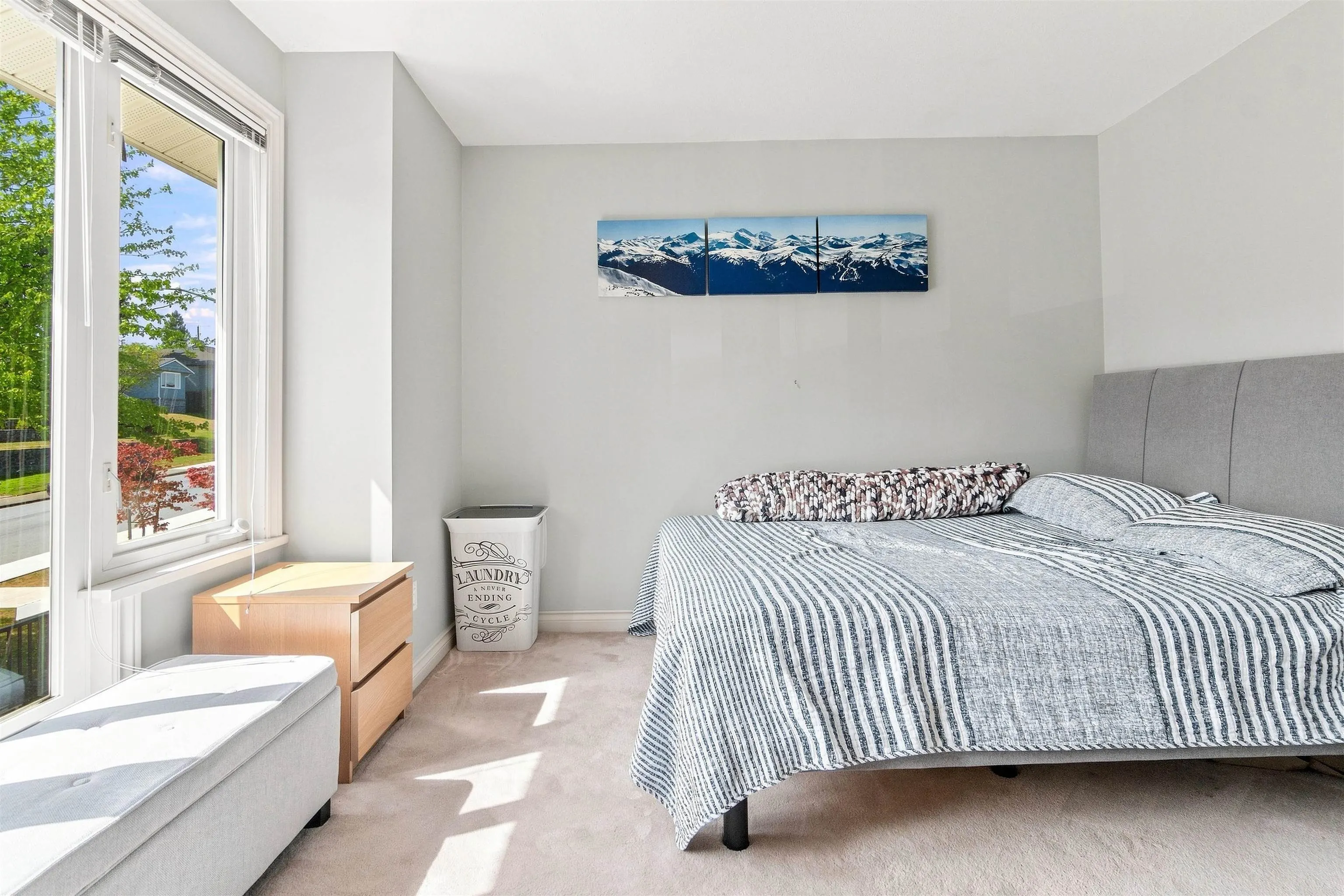 4229 Hazelwood Crescent