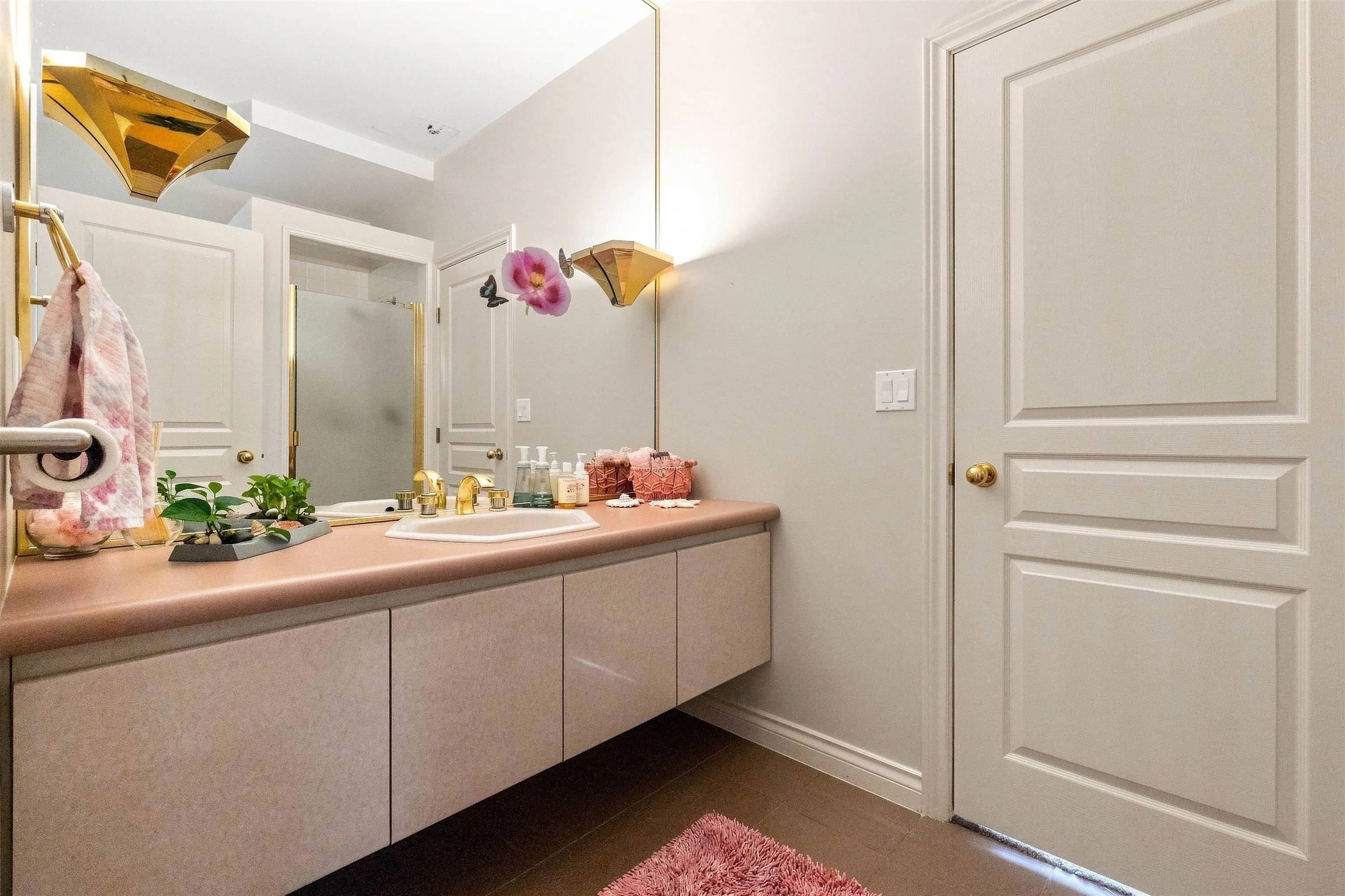 4229 Hazelwood Crescent