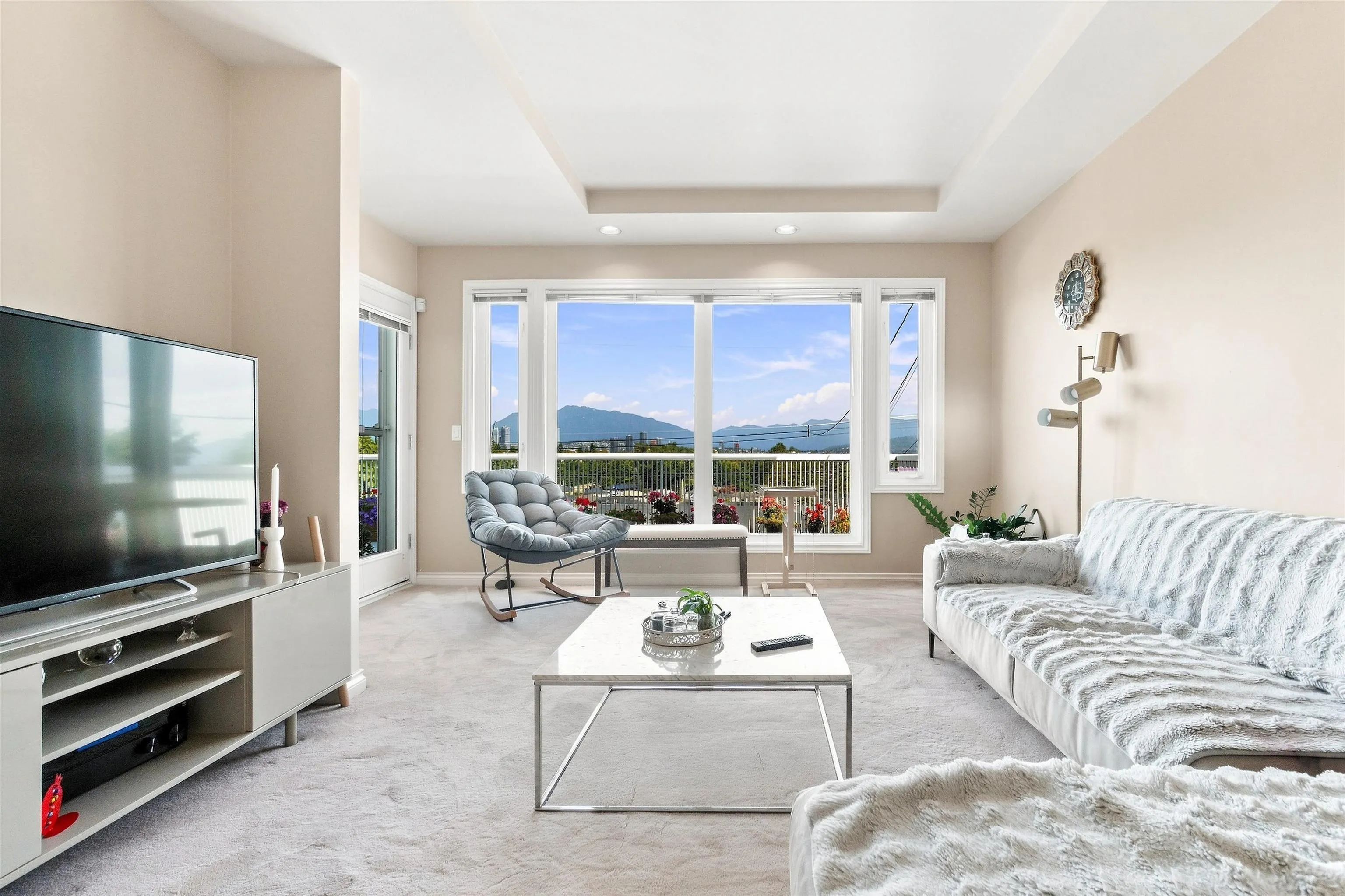 4229 Hazelwood Crescent