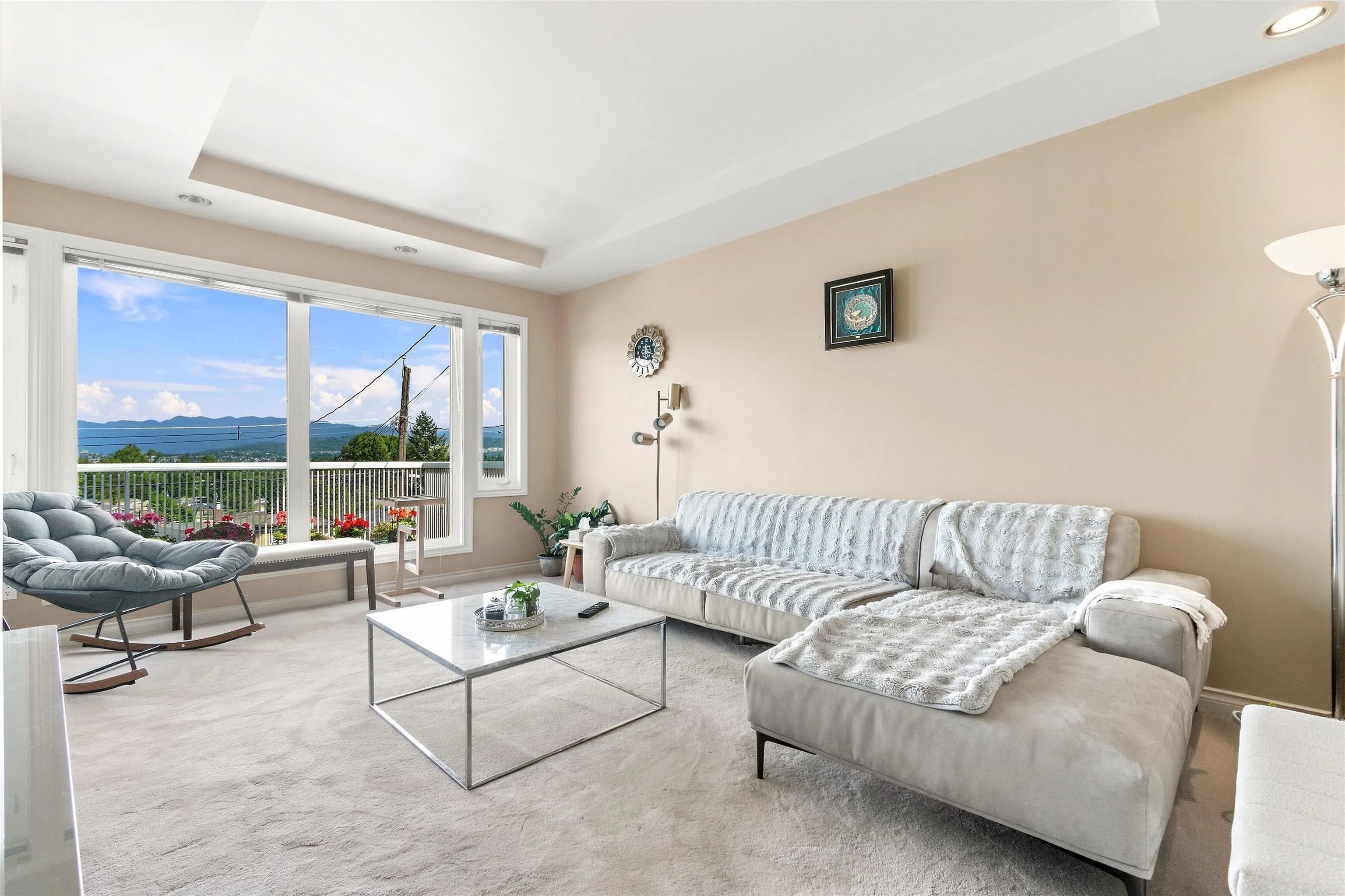 4229 Hazelwood Crescent