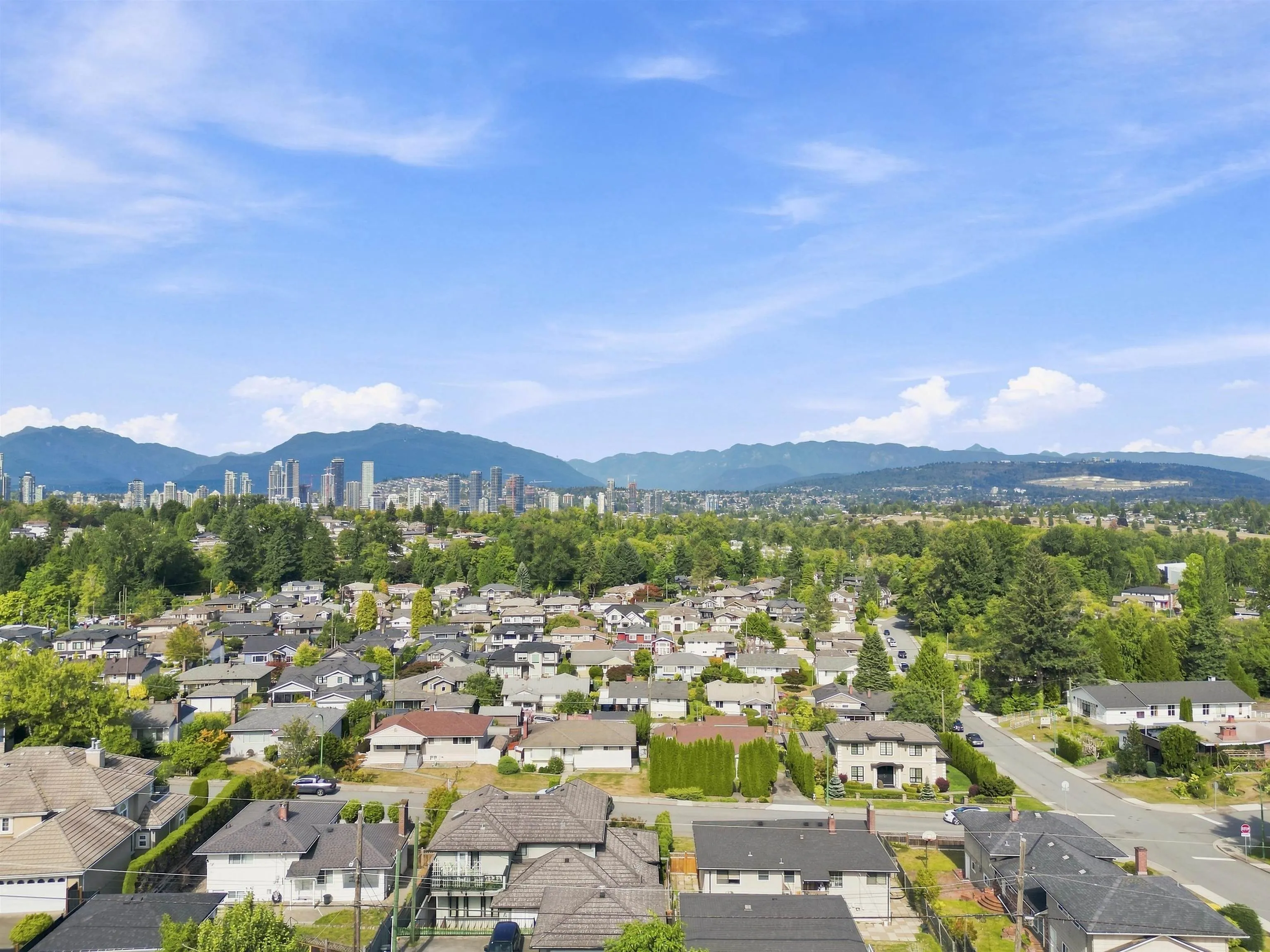 4229 Hazelwood Crescent