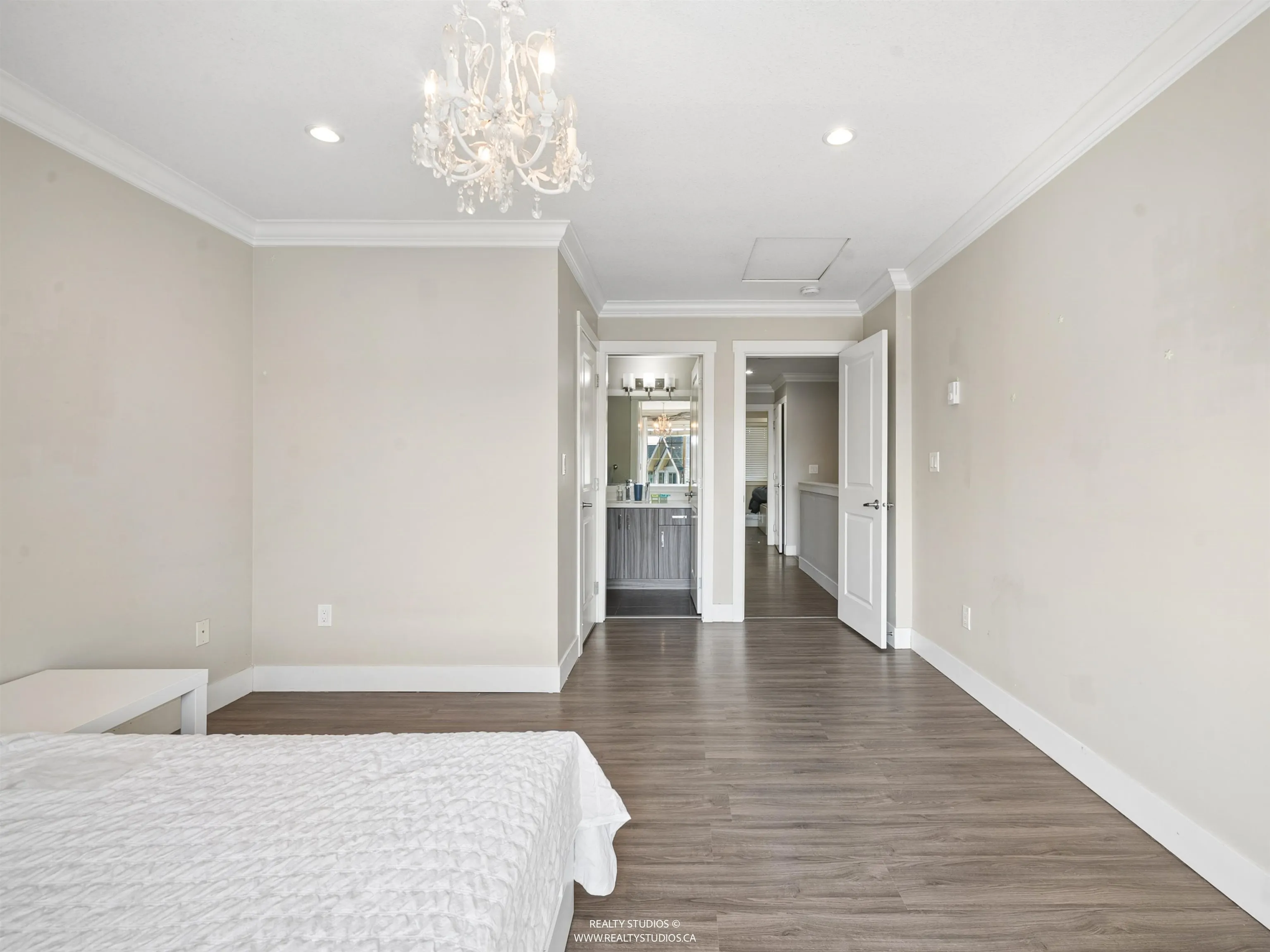 19097 64 Avenue #76