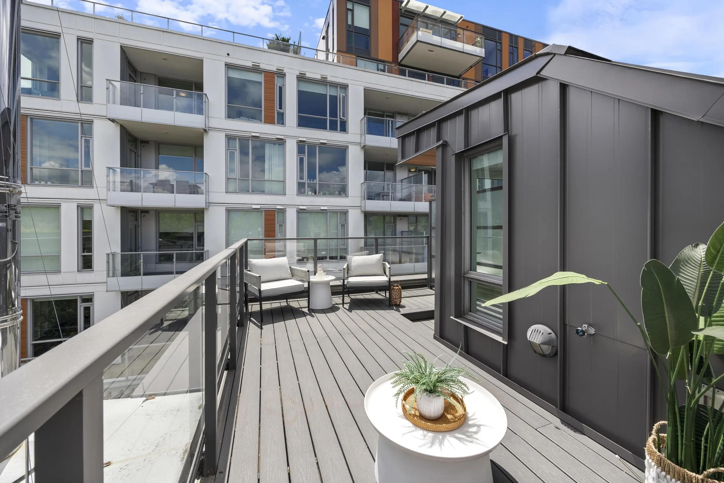 477 W King Edward Avenue