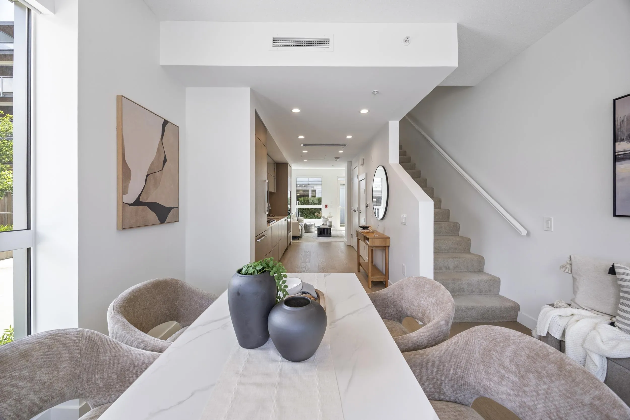 477 W King Edward Avenue
