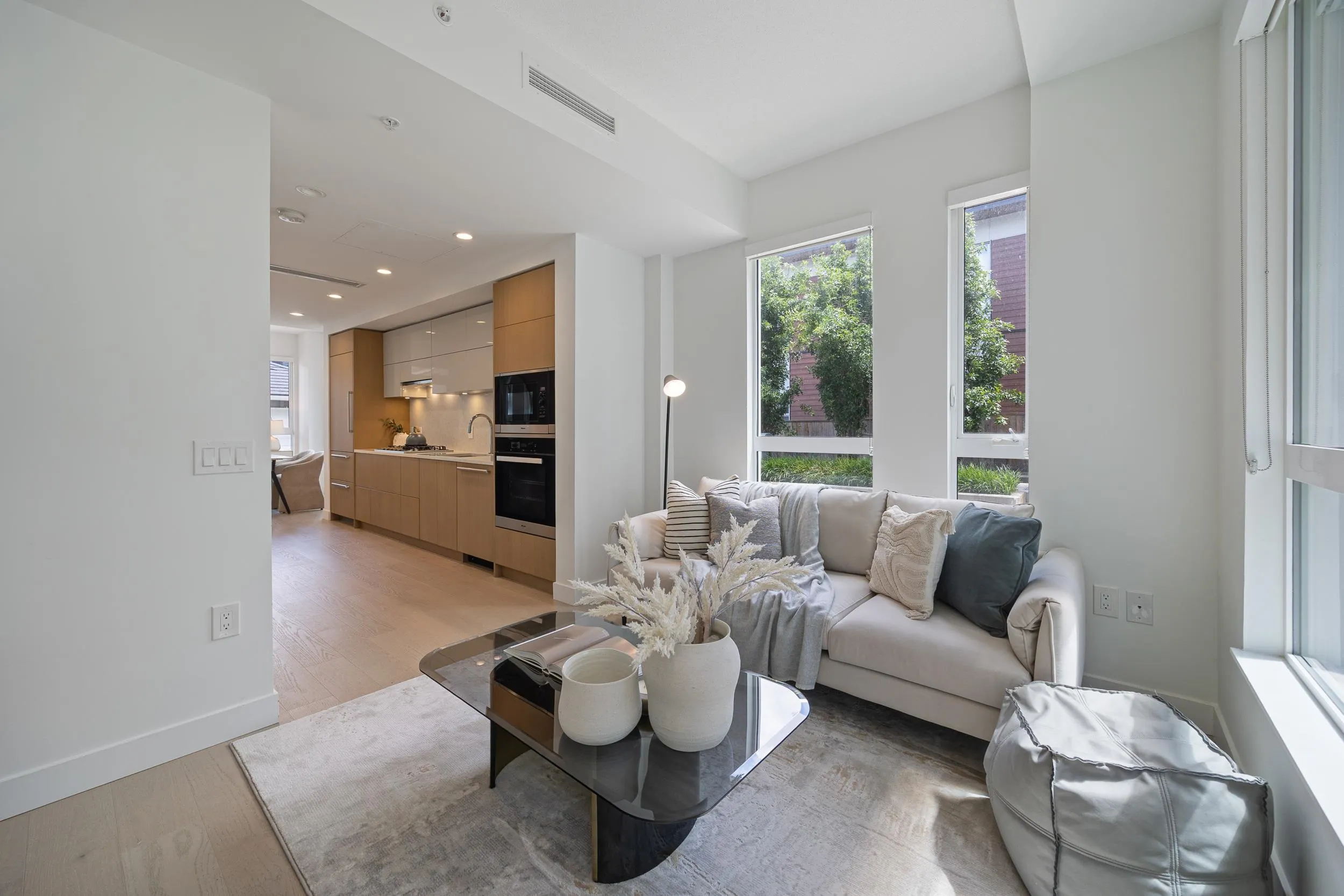 477 W King Edward Avenue