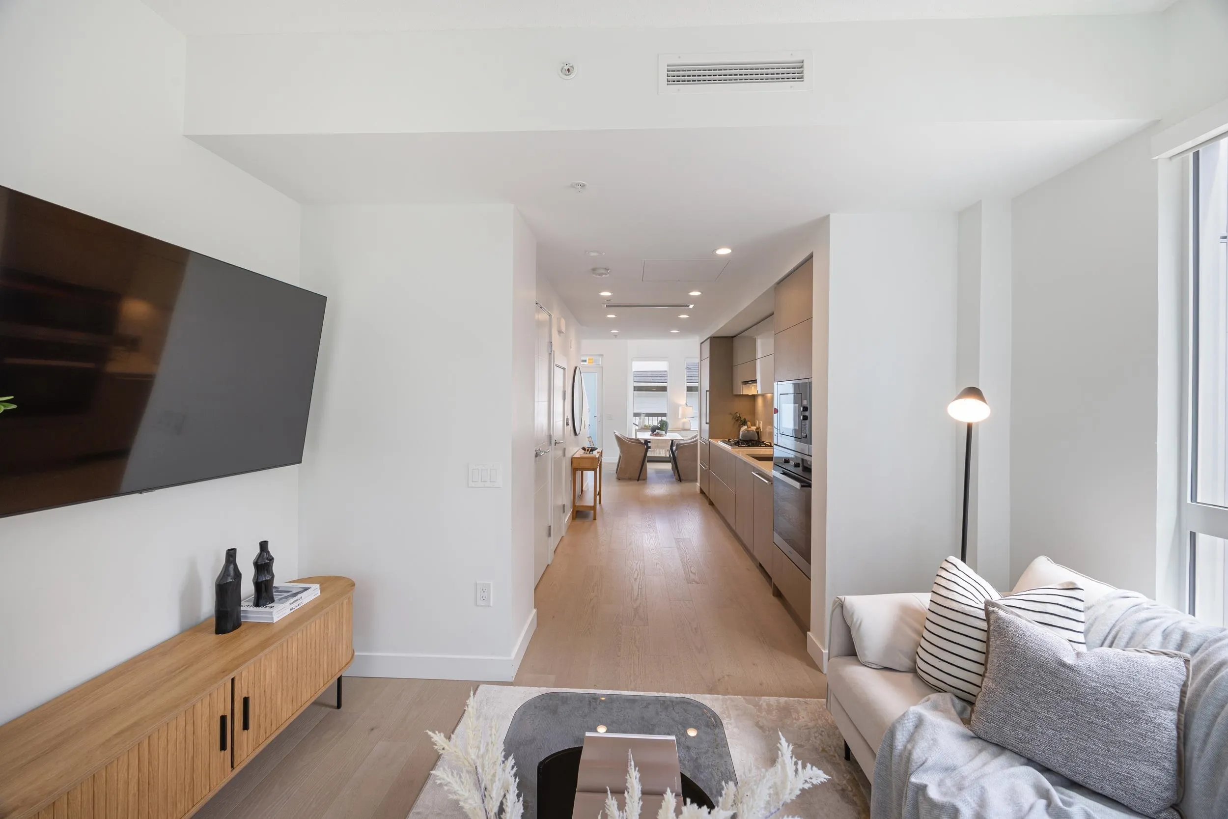 477 W King Edward Avenue