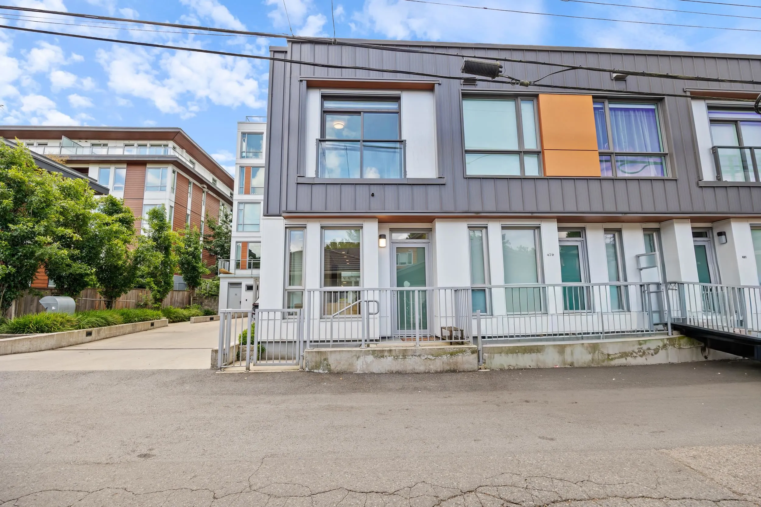 477 W King Edward Avenue