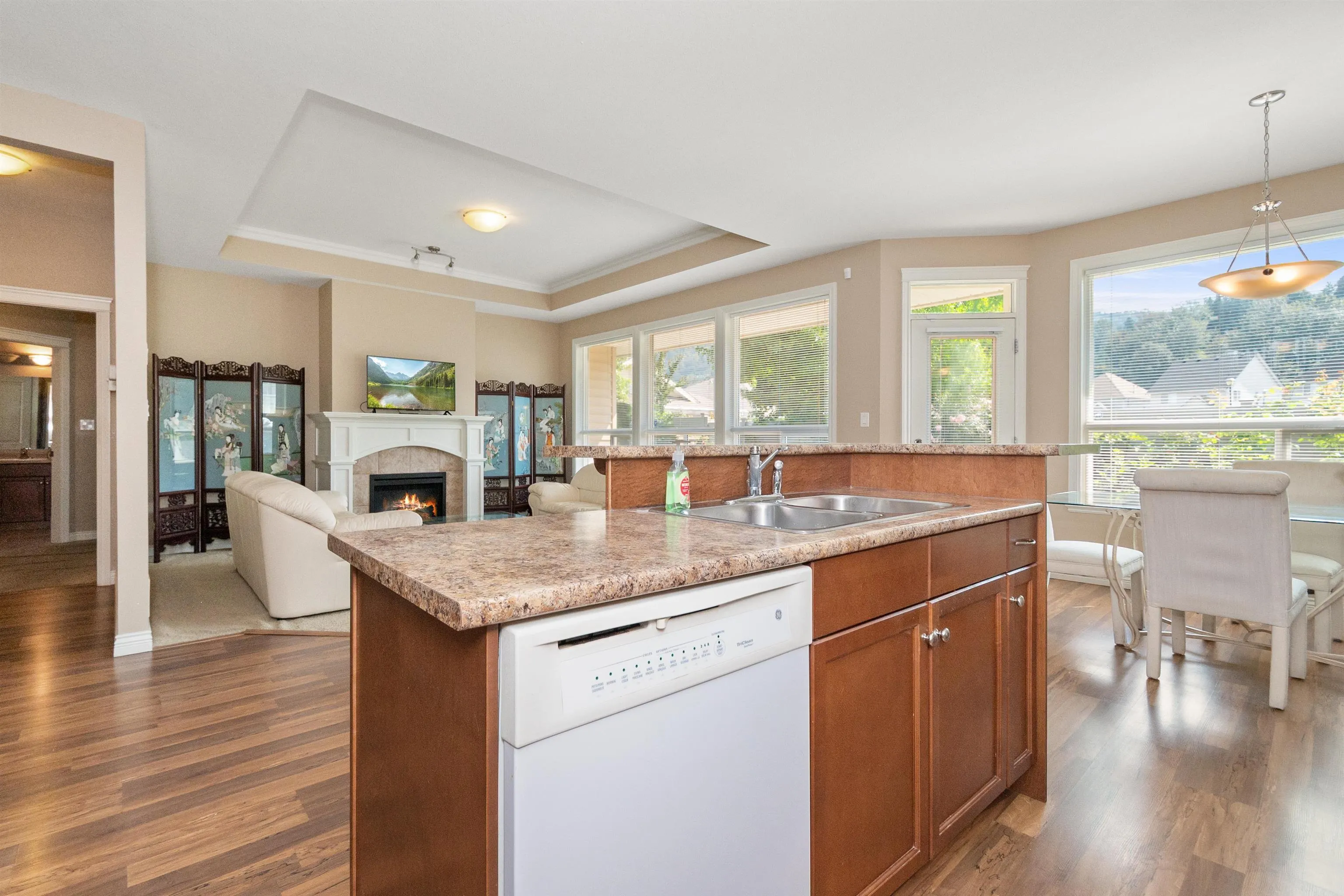 5976 Hunter Creek Crescent