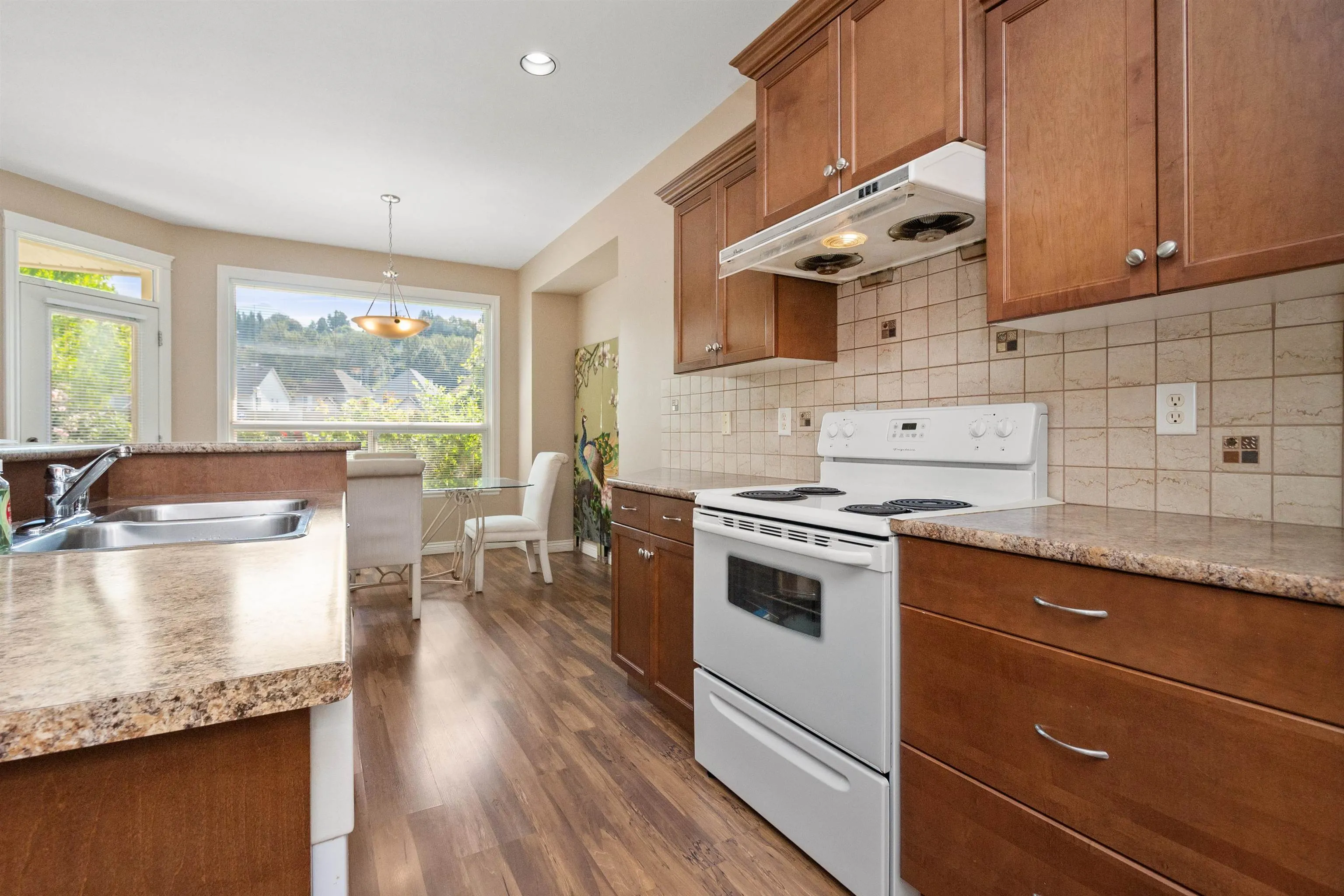 5976 Hunter Creek Crescent