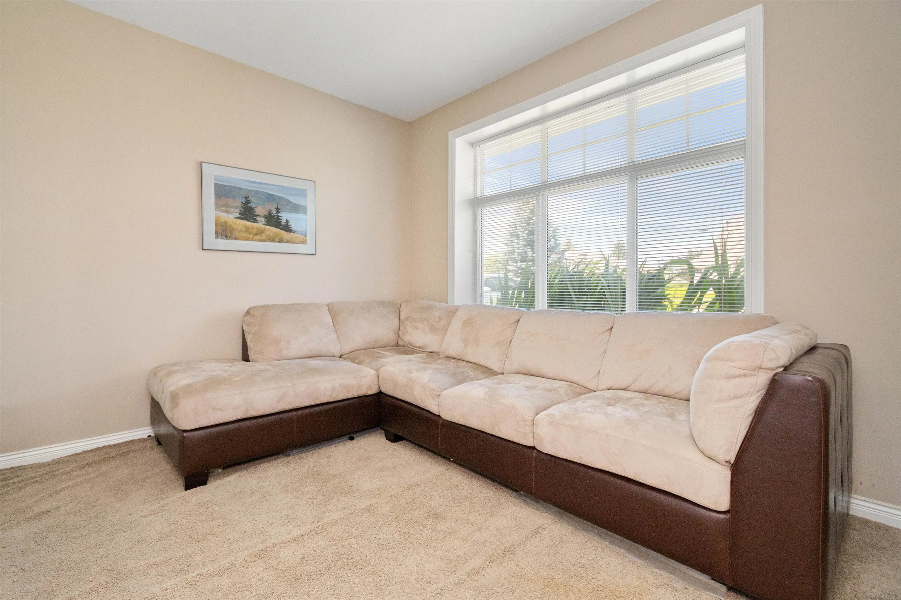 5976 Hunter Creek Crescent