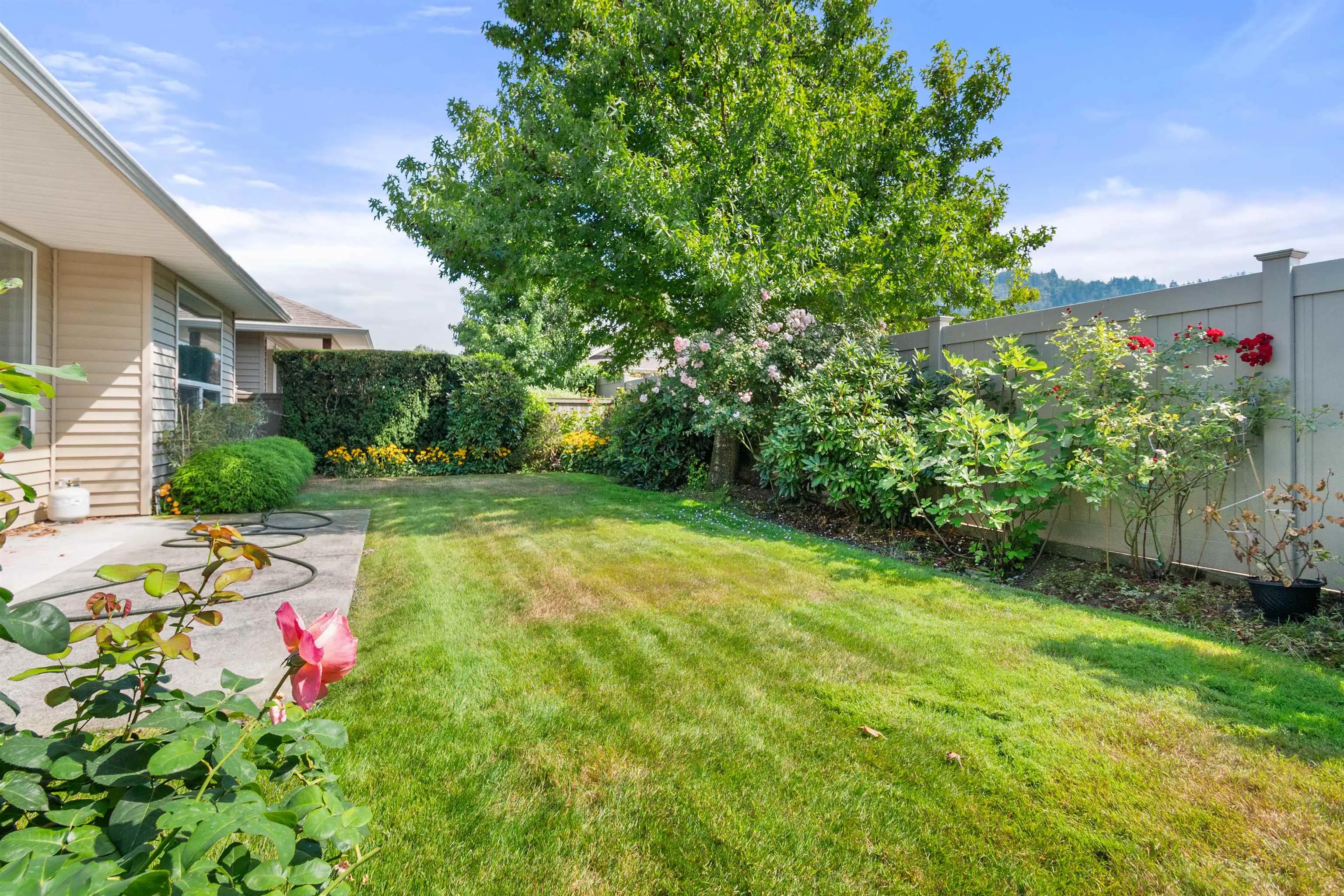 5976 Hunter Creek Crescent