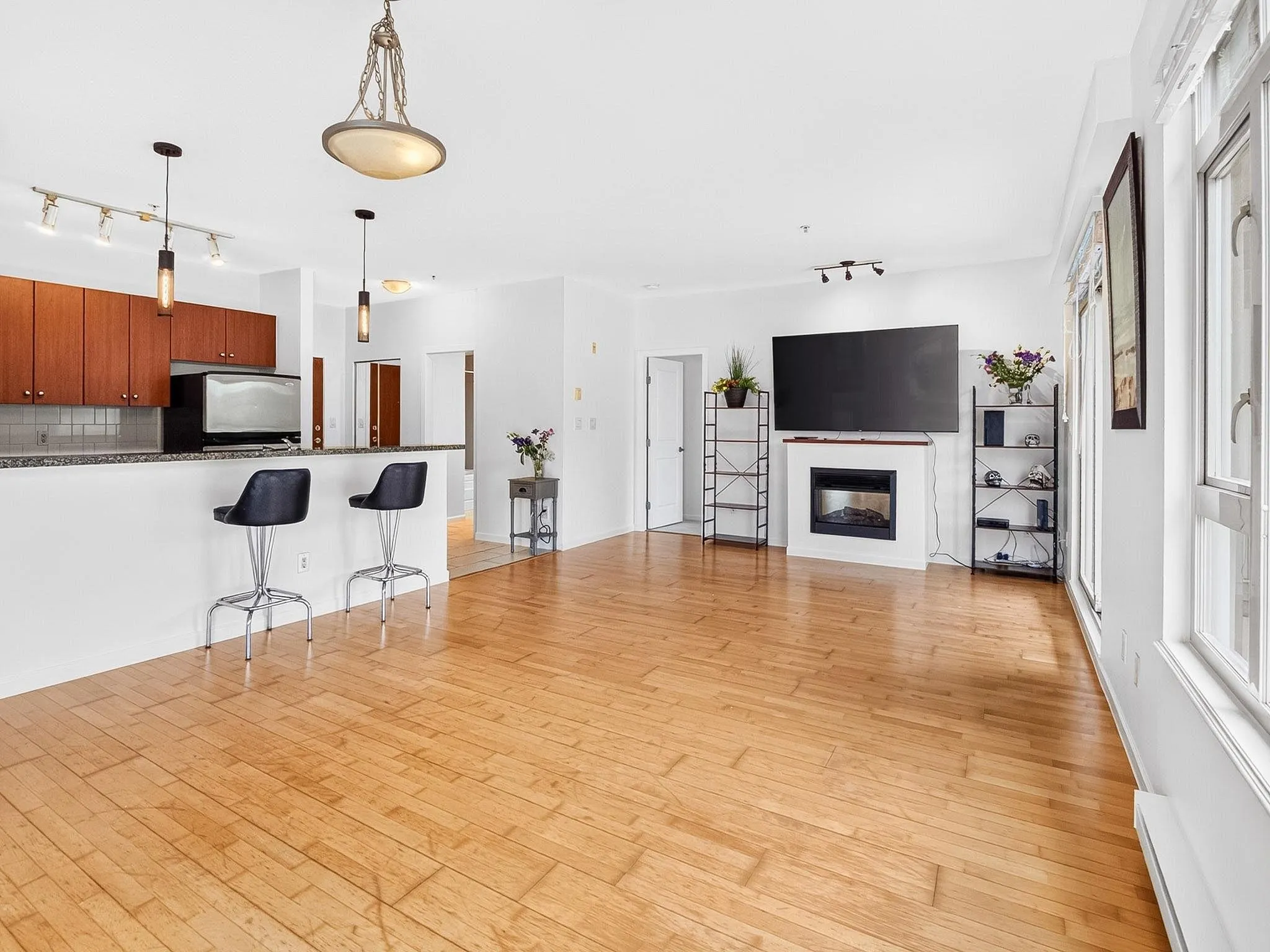 100 Capilano Road #304