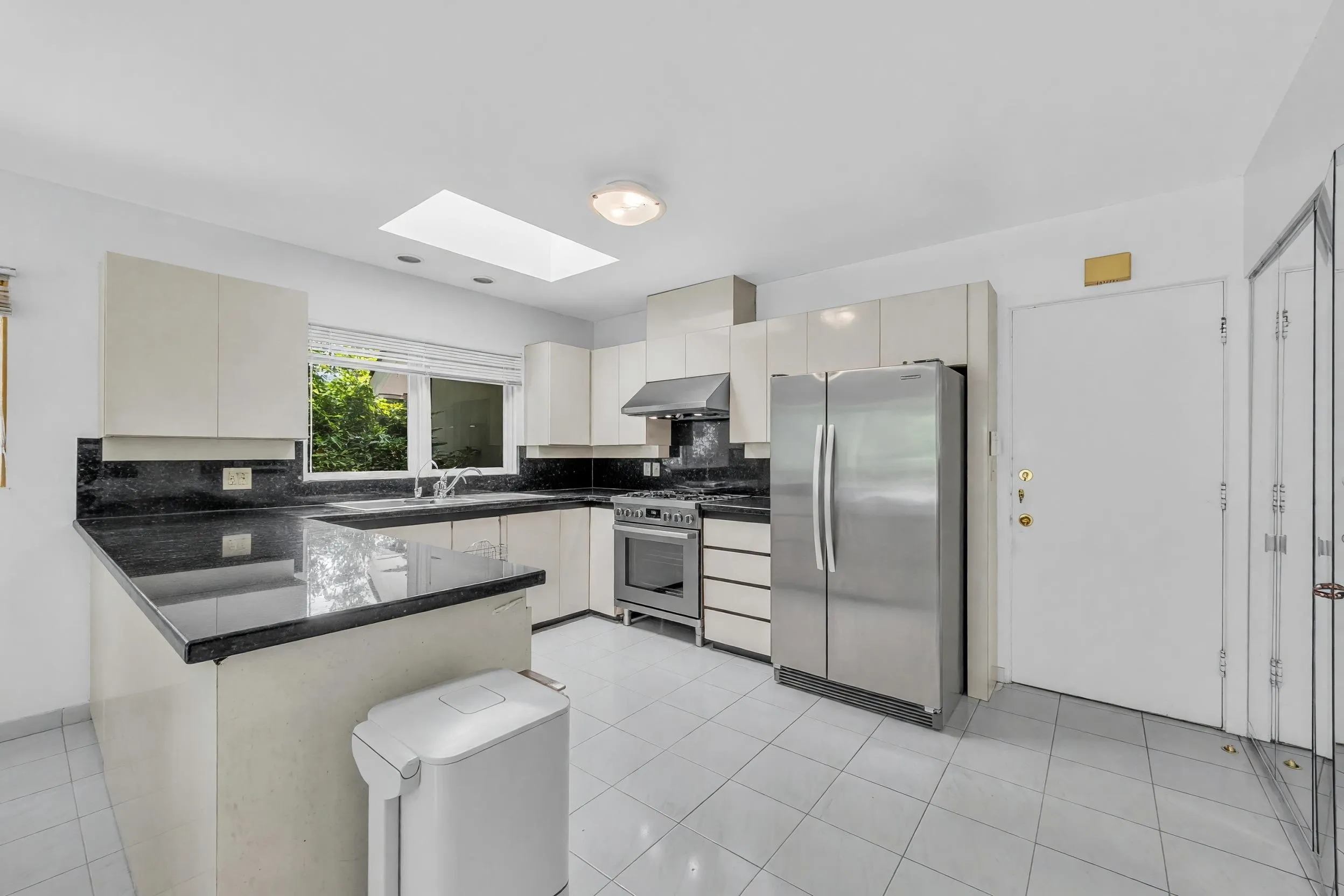 5985 Newton Wynd