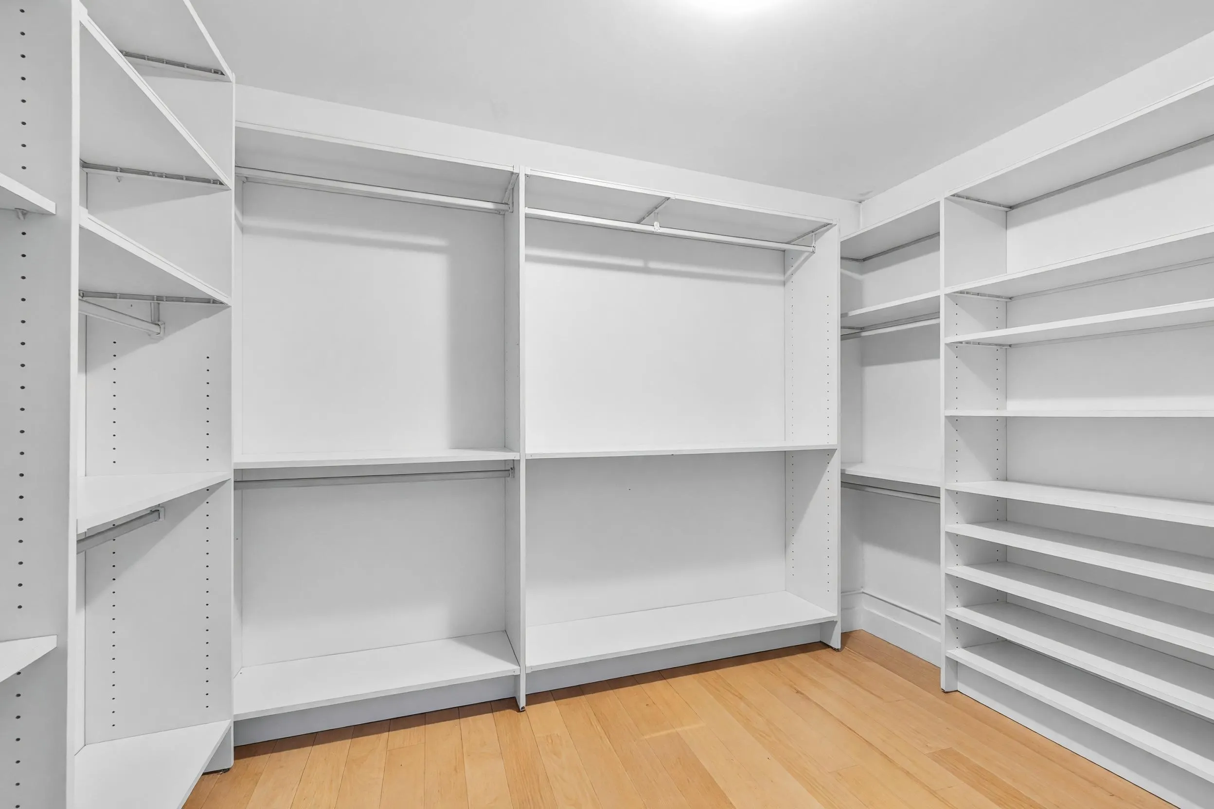 5985 Newton Wynd