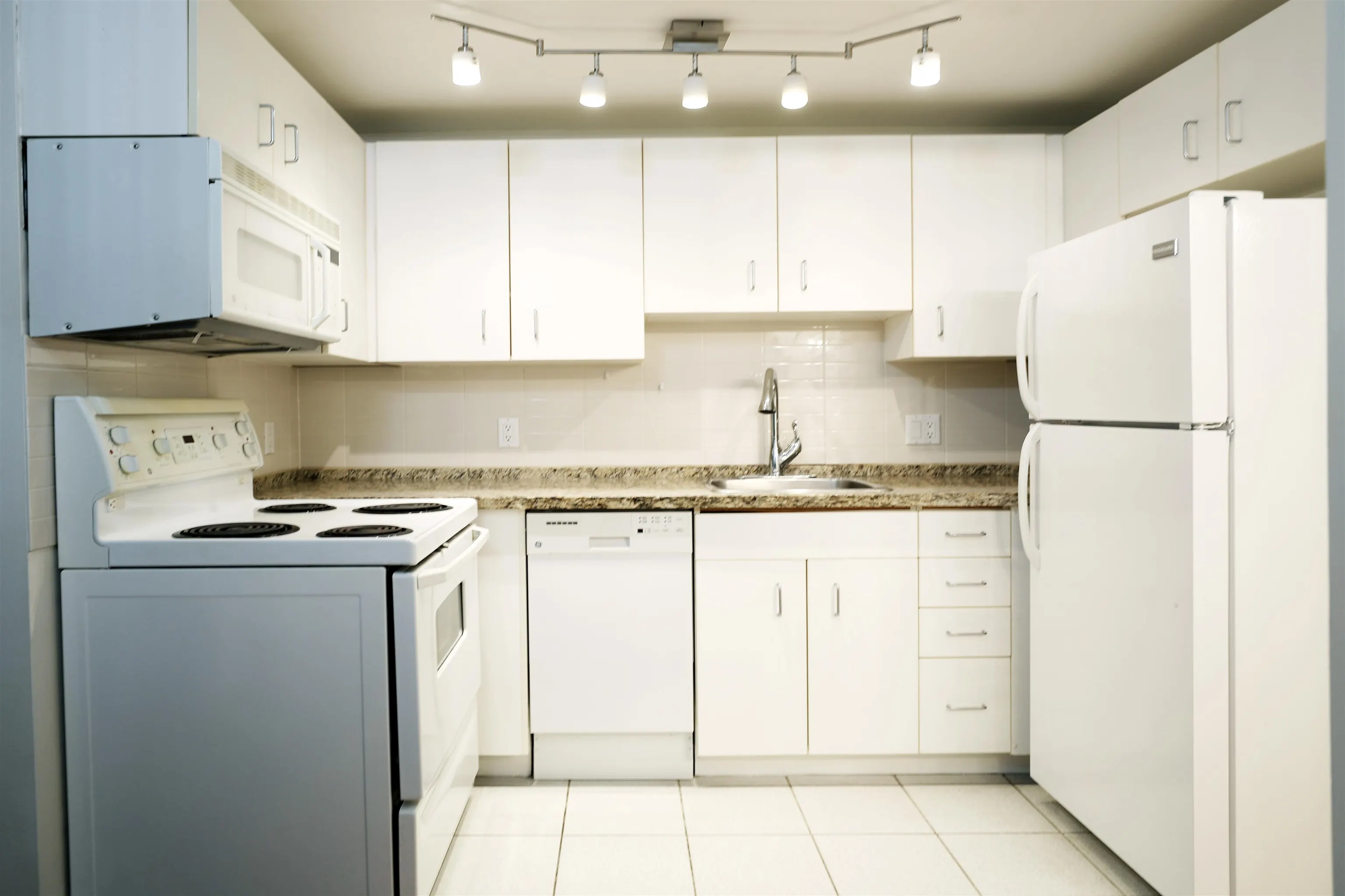 555 Jervis Street #807