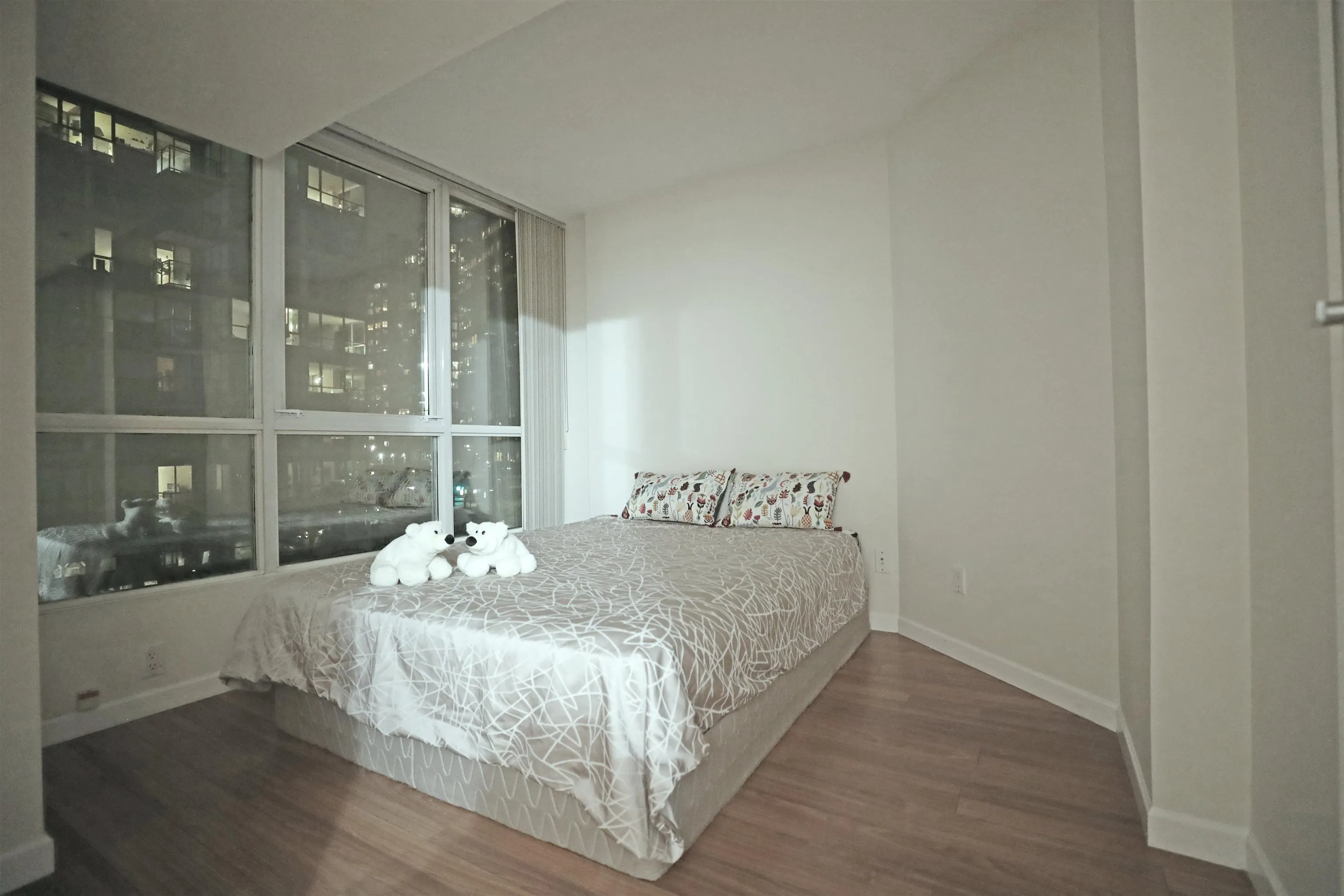 555 Jervis Street #807